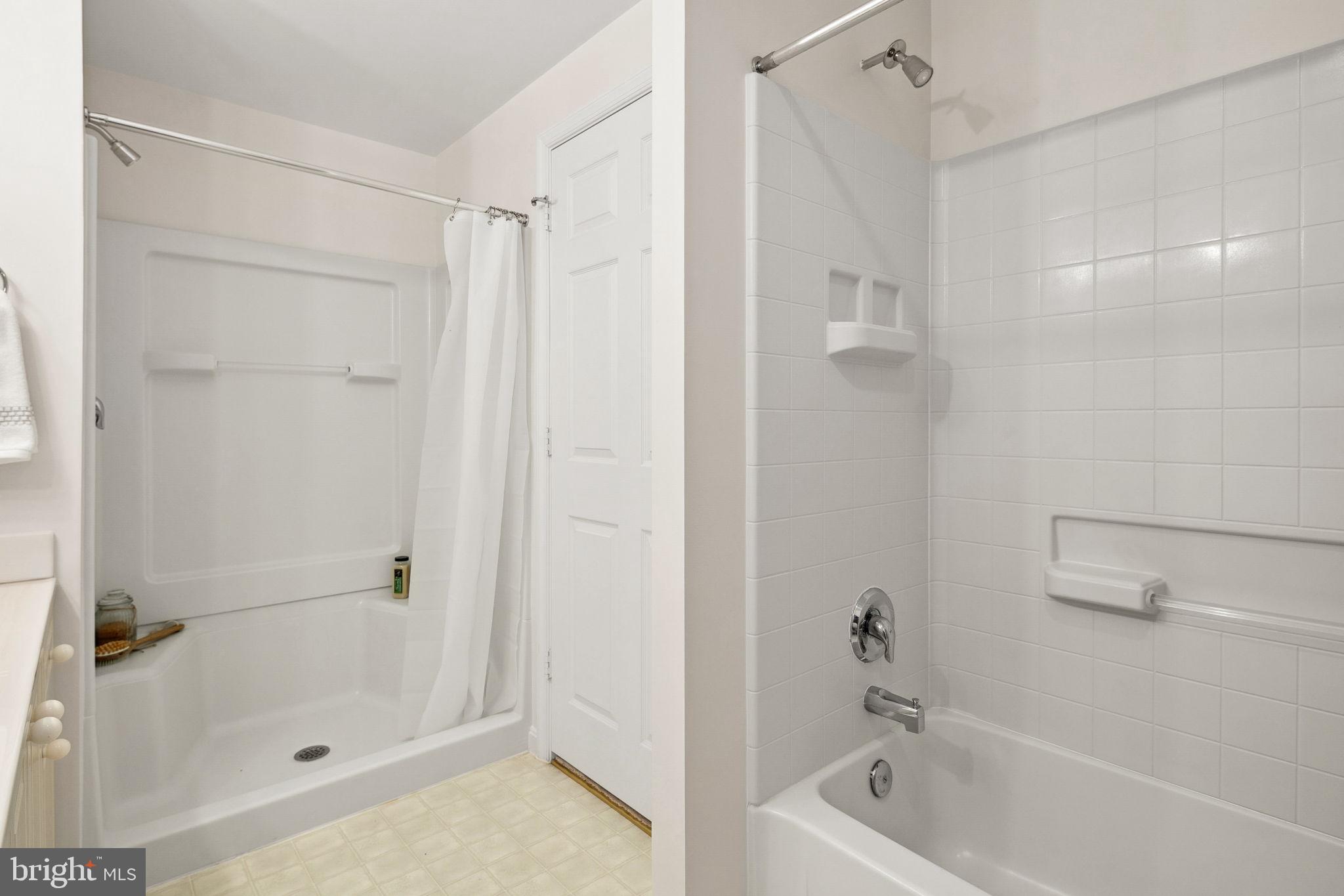LEISURE WORLD - Residential