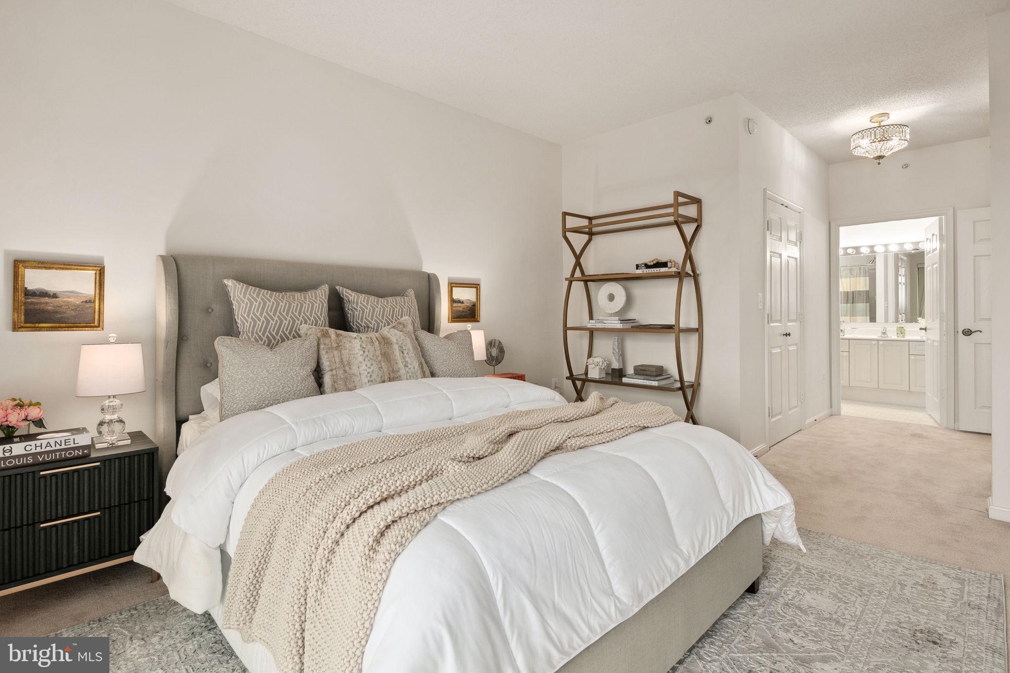 LEISURE WORLD - Residential