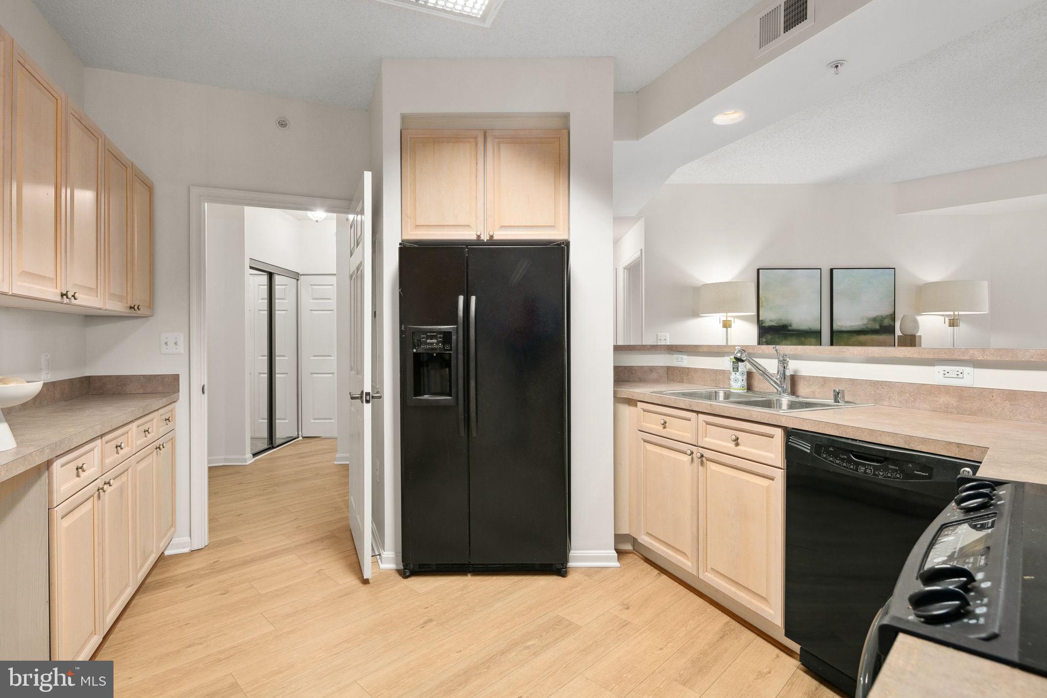 LEISURE WORLD - Residential