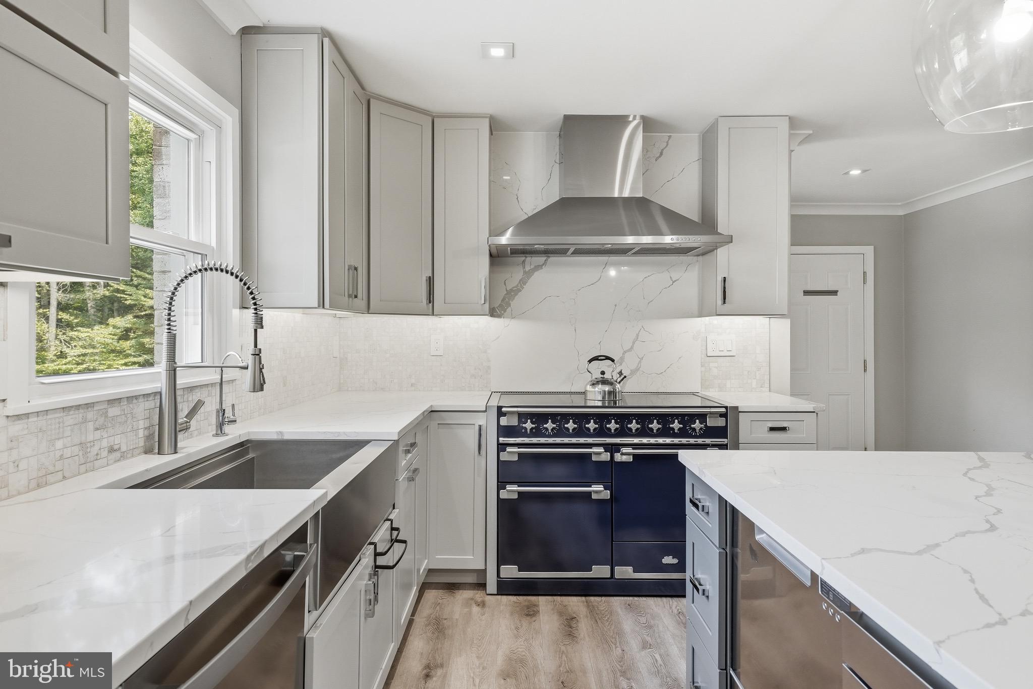 FAIRFAX STATION - Residential