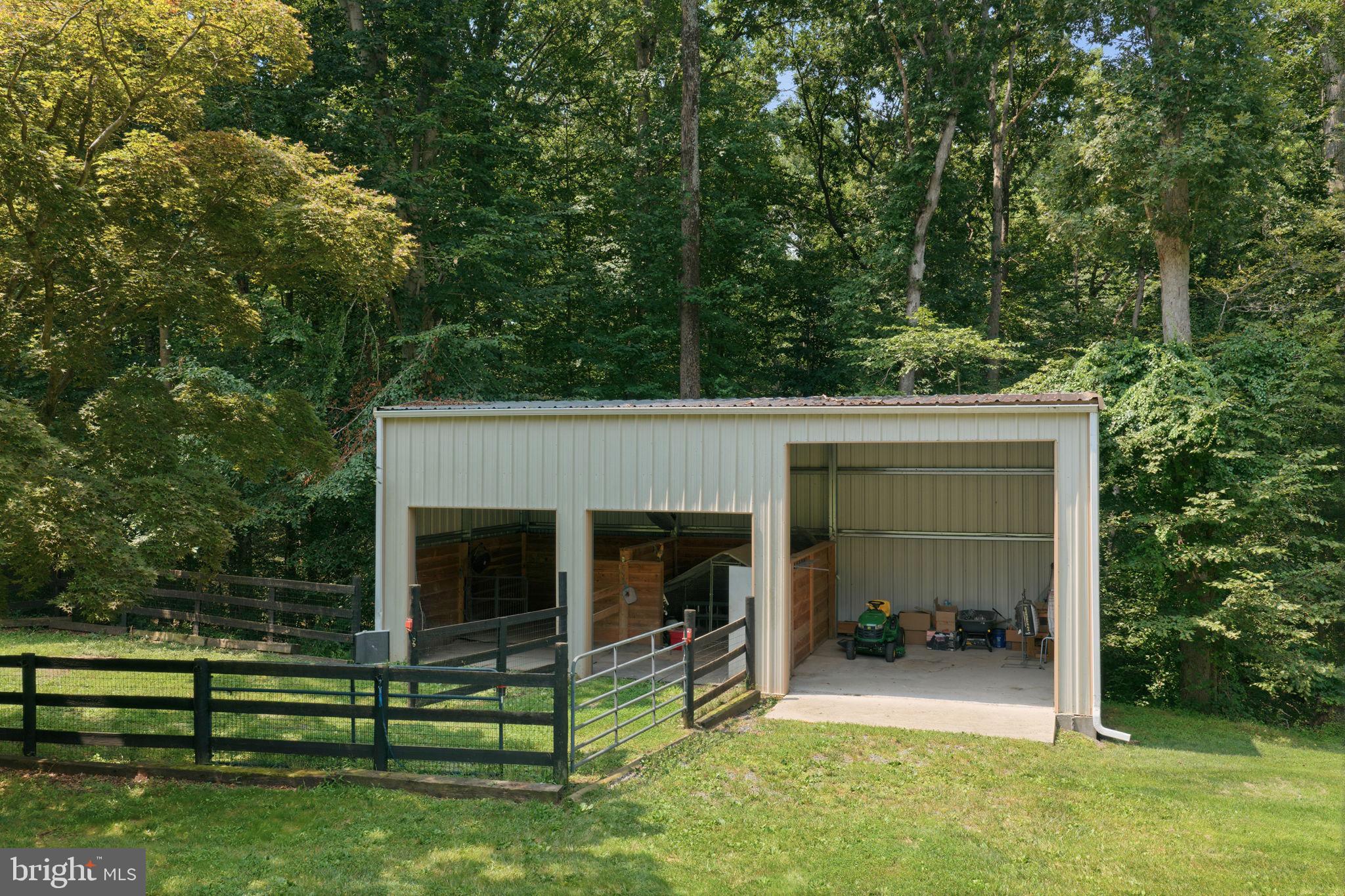 FAIRFAX STATION - Residential