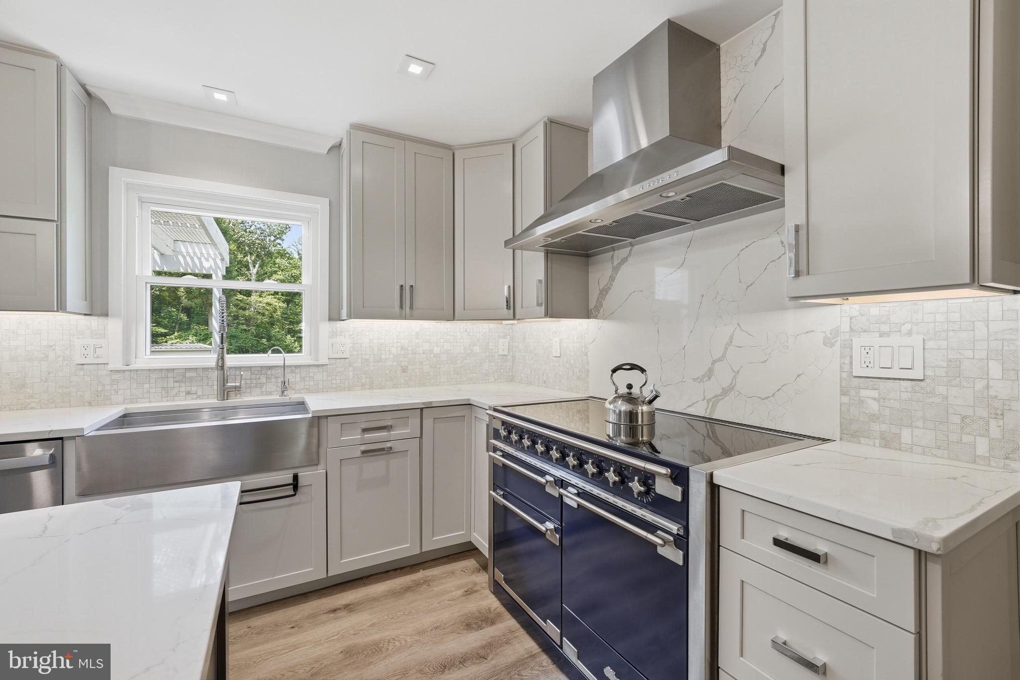 FAIRFAX STATION - Residential