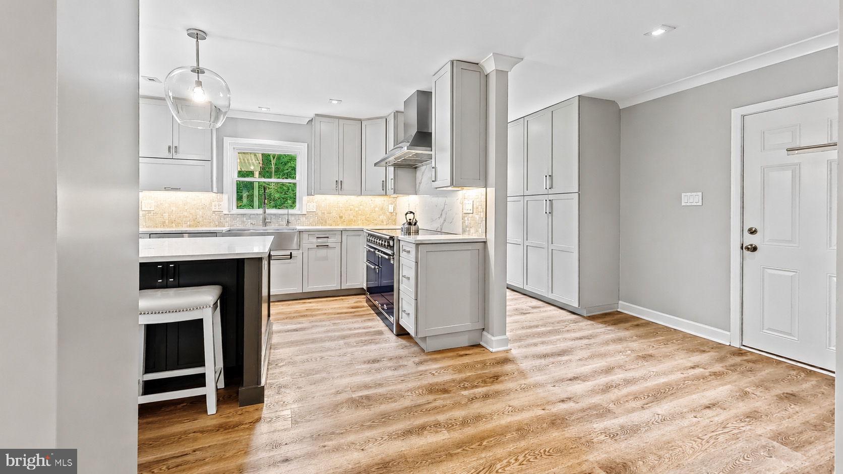 FAIRFAX STATION - Residential