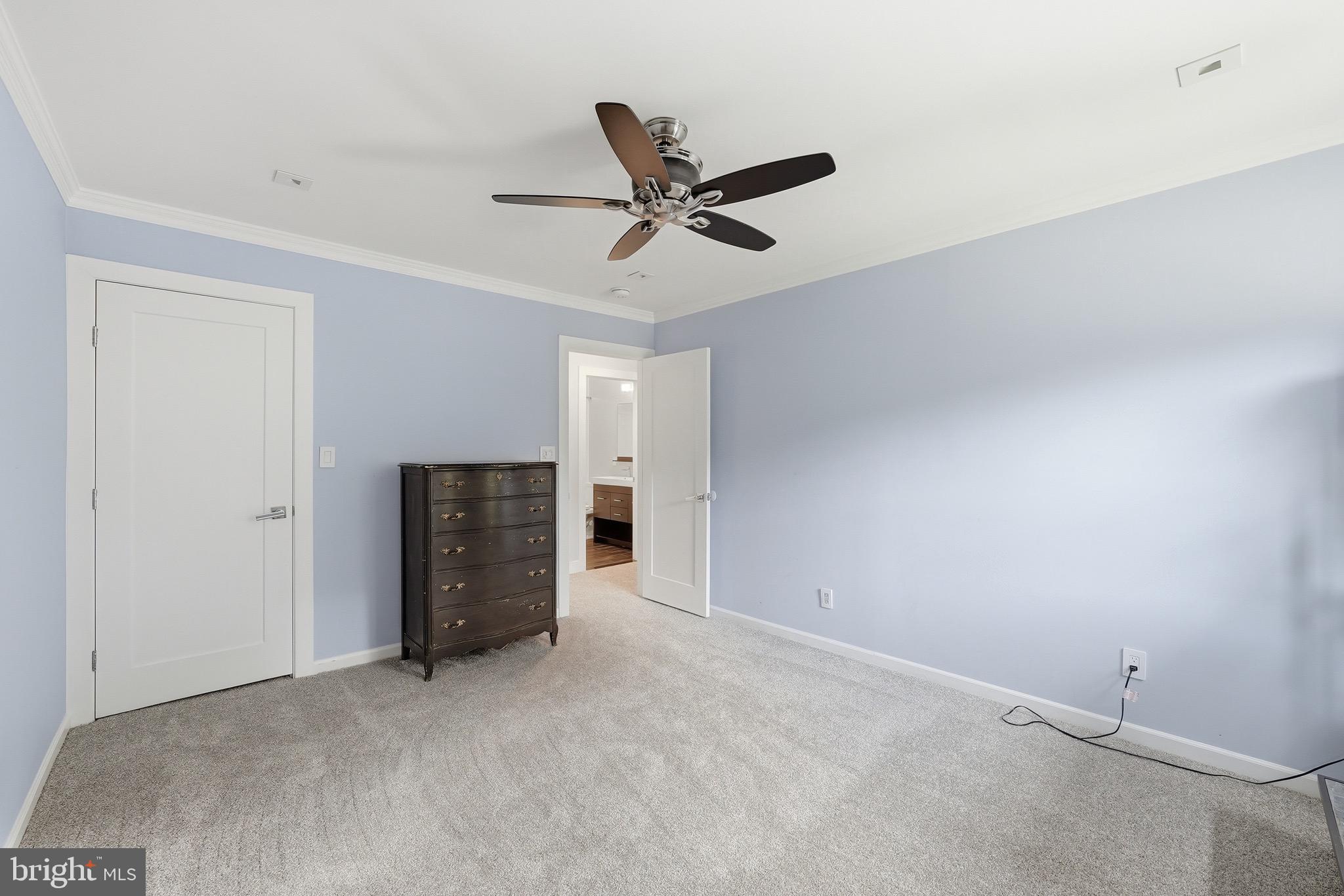 FAIRFAX STATION - Residential