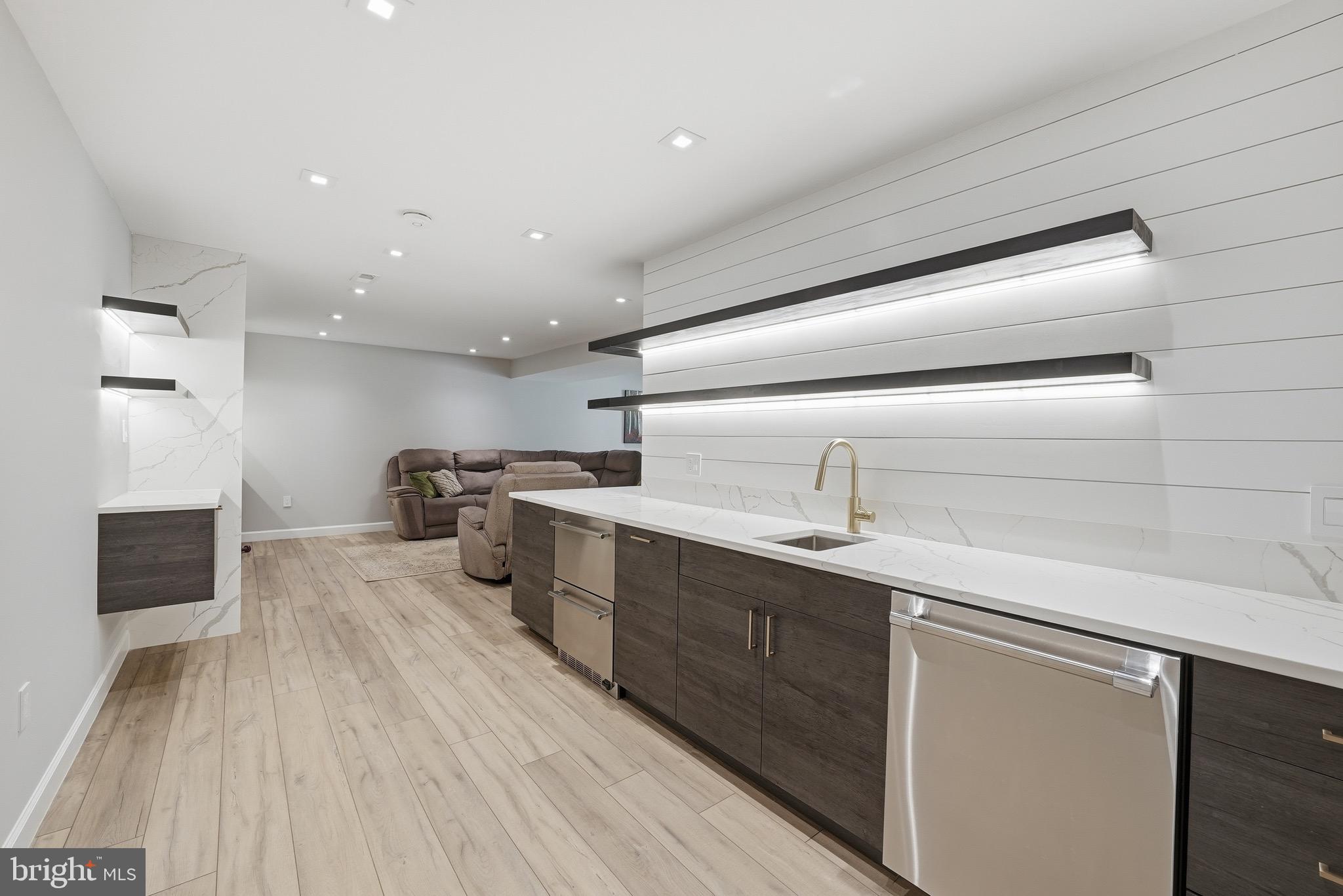 FAIRFAX STATION - Residential