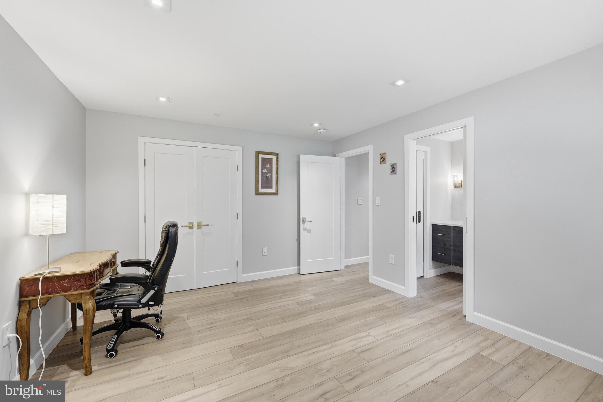 FAIRFAX STATION - Residential
