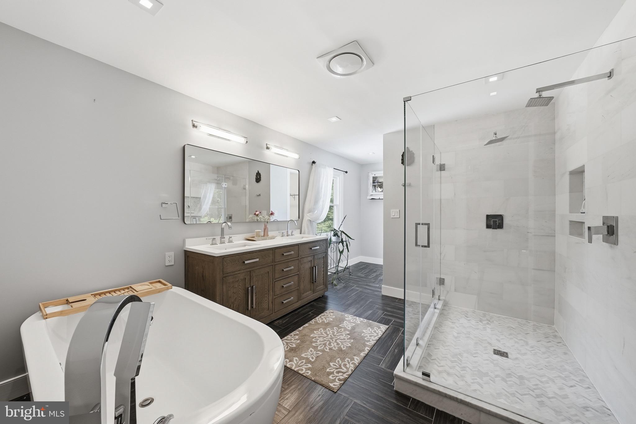FAIRFAX STATION - Residential