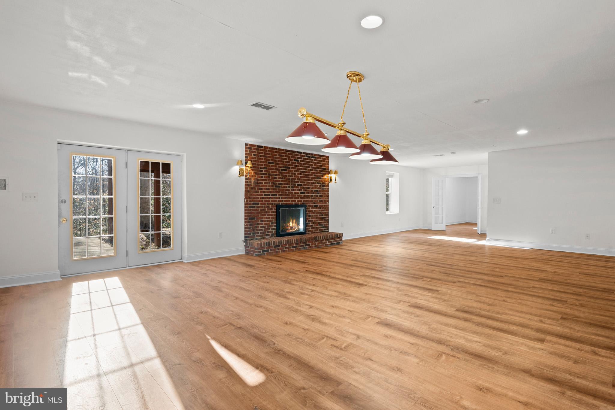CLAIREMONT - Residential