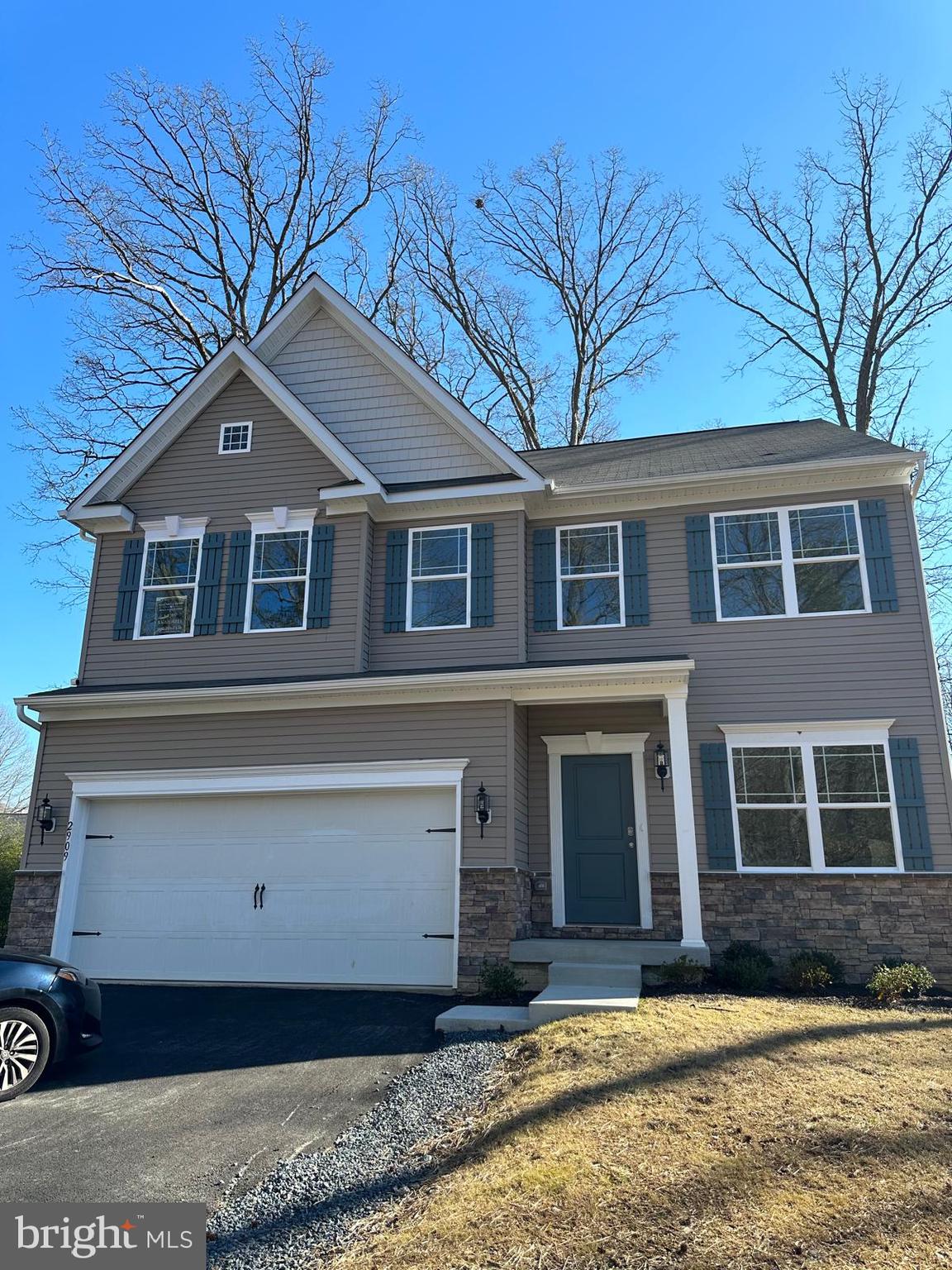 SINGLE FAMILY HOME IN EDGEWOOD MD FEATURING 4 BEDROOMS, 2 1/2 BATHS, 2 CAR GARAGE, LARGE KITECHEN WITH 42” CABINETS, GRANITE COUNTER TOP AND OPEN FAMILY ROOM WITH FIREPLACE, SPECTACULAR MASTER SUITE WITH WALK IN CLOSET, 2ND FLOOR LAUDRY.