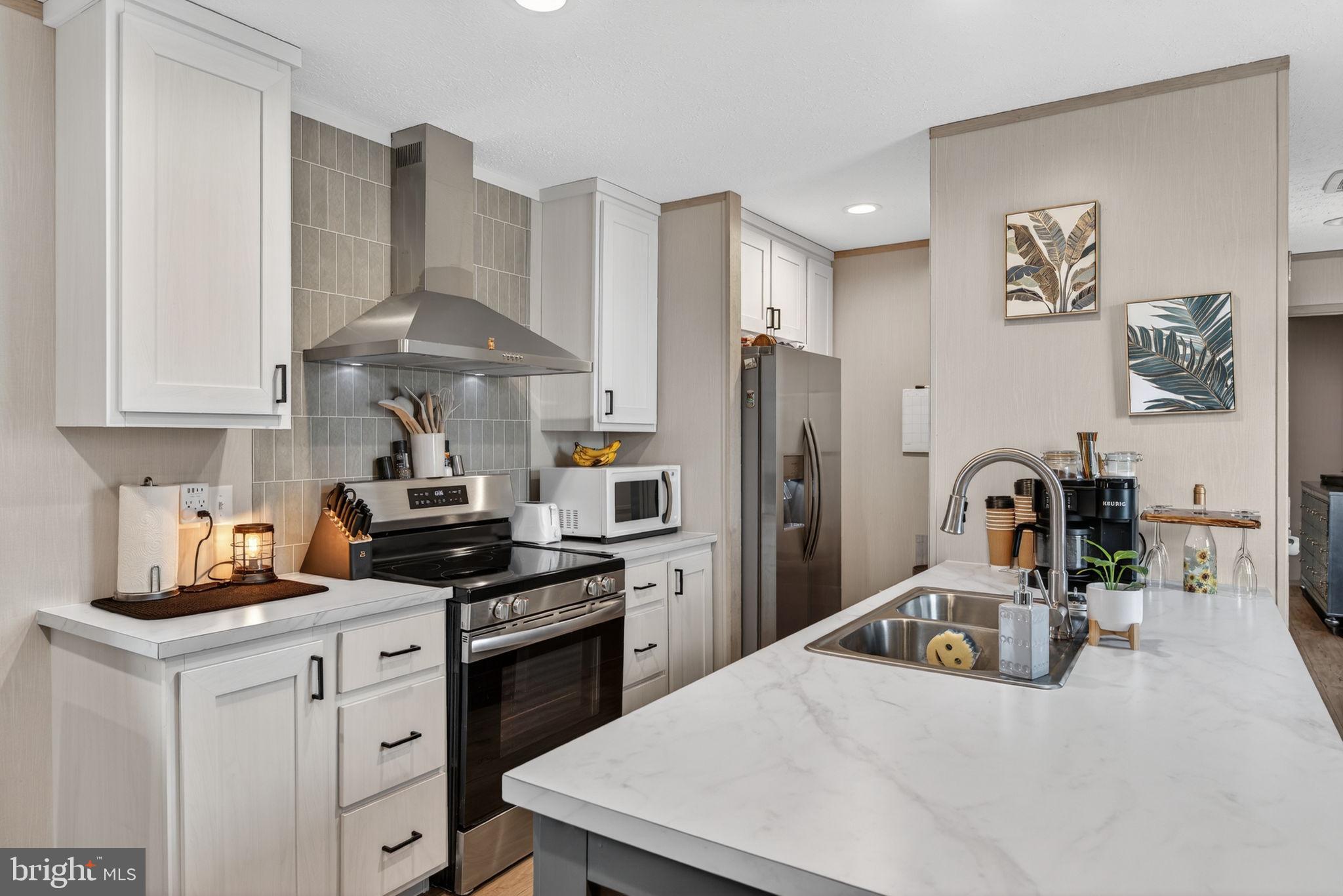 REGENCY WOODS - Residential
