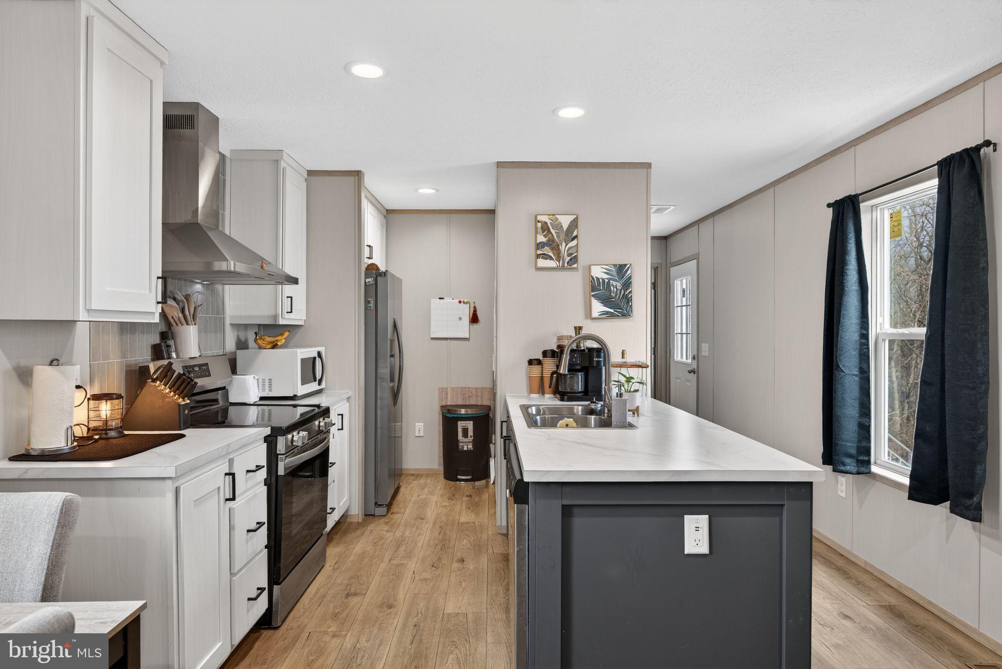 REGENCY WOODS - Residential