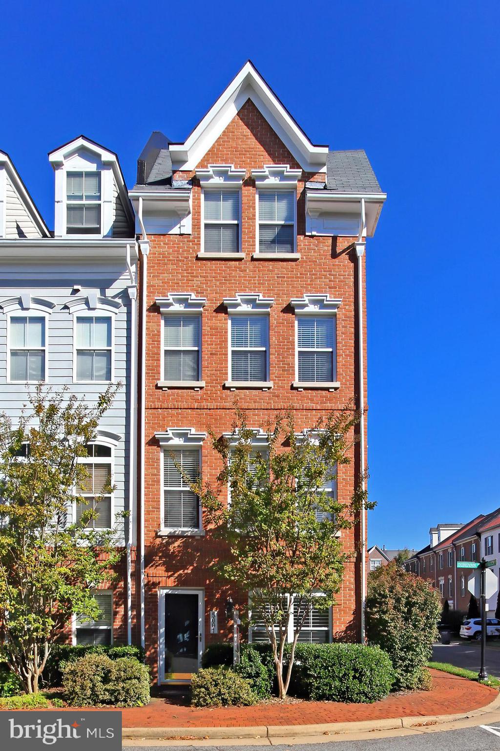 CAMERON STATION - Residential
