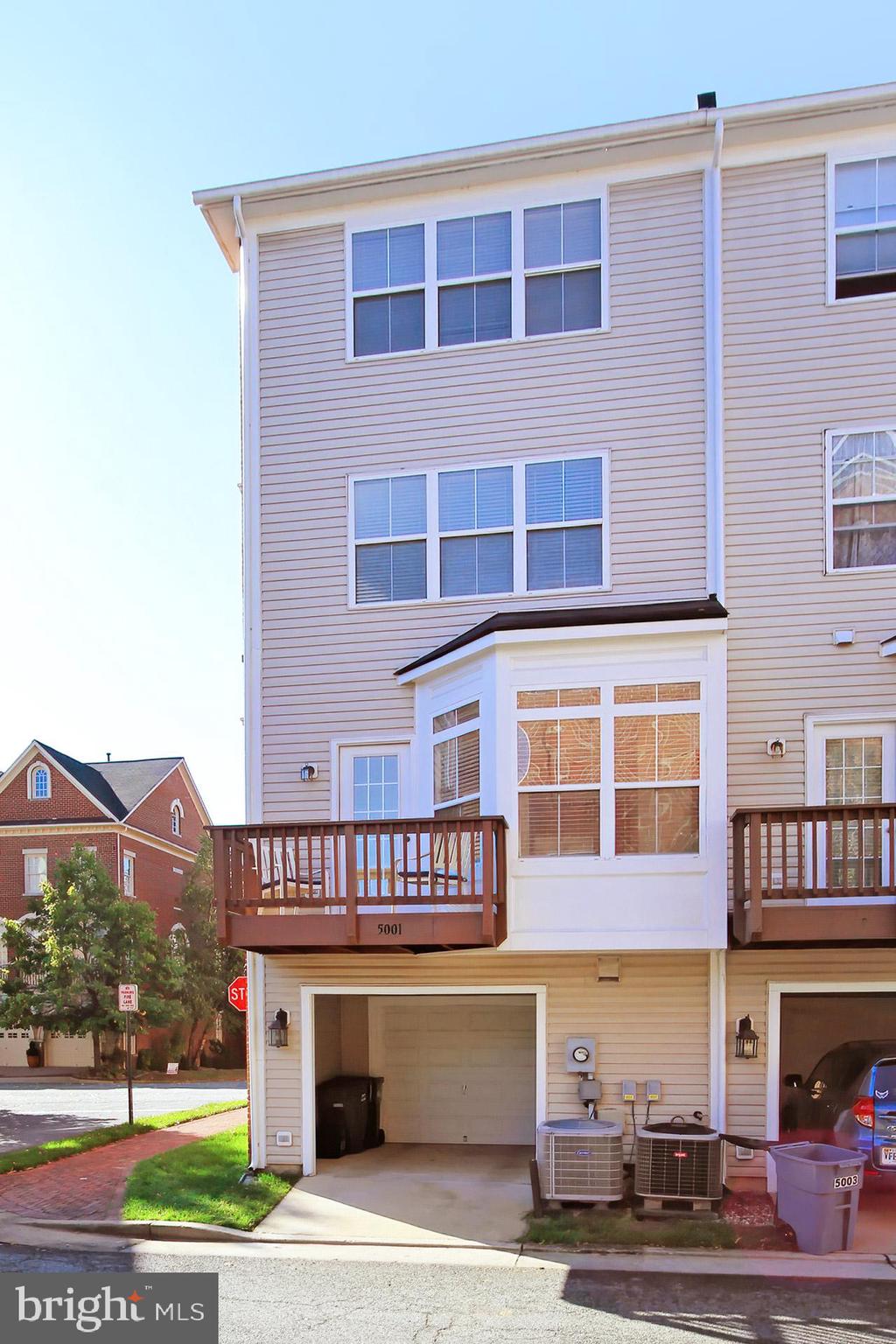 CAMERON STATION - Residential