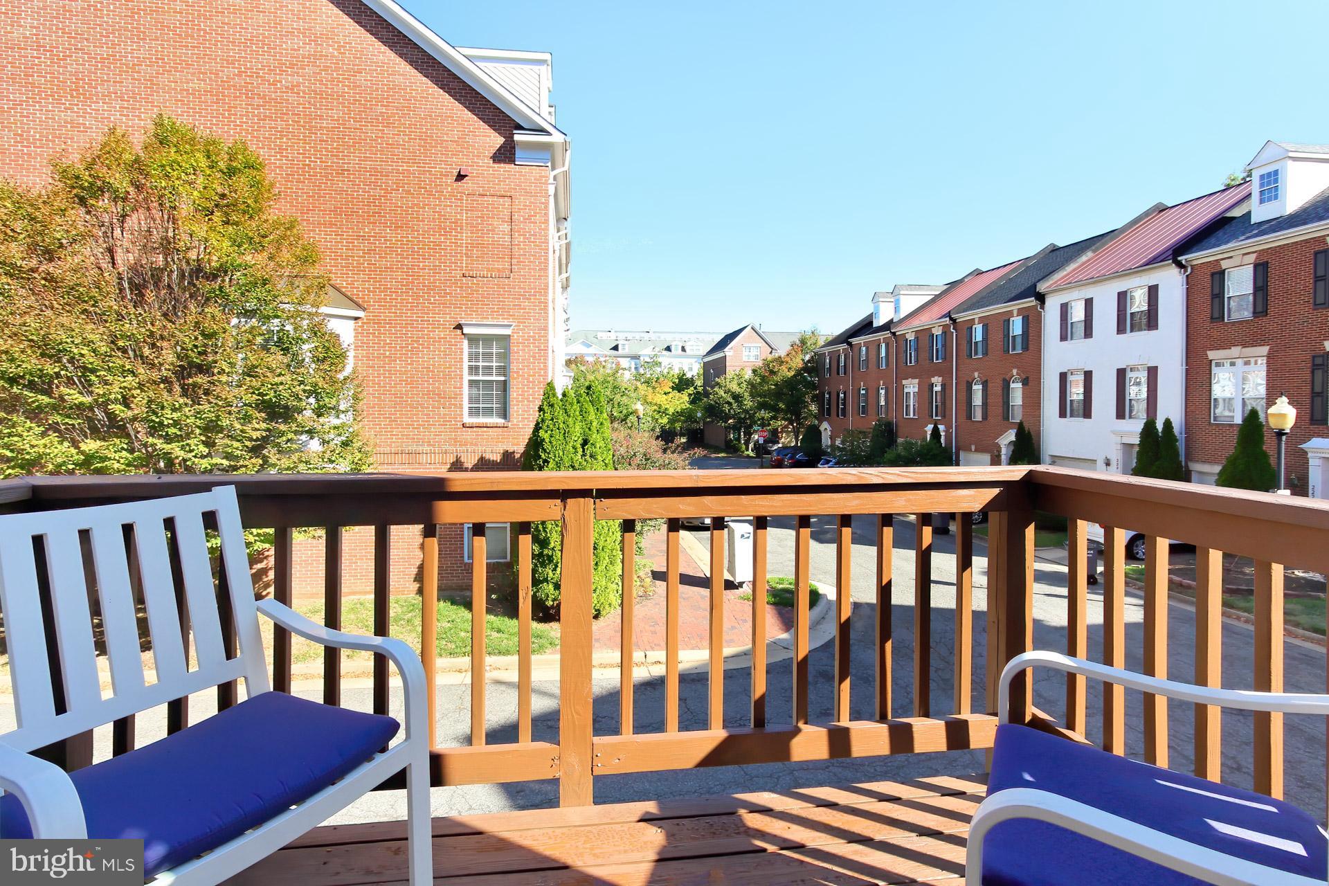 CAMERON STATION - Residential