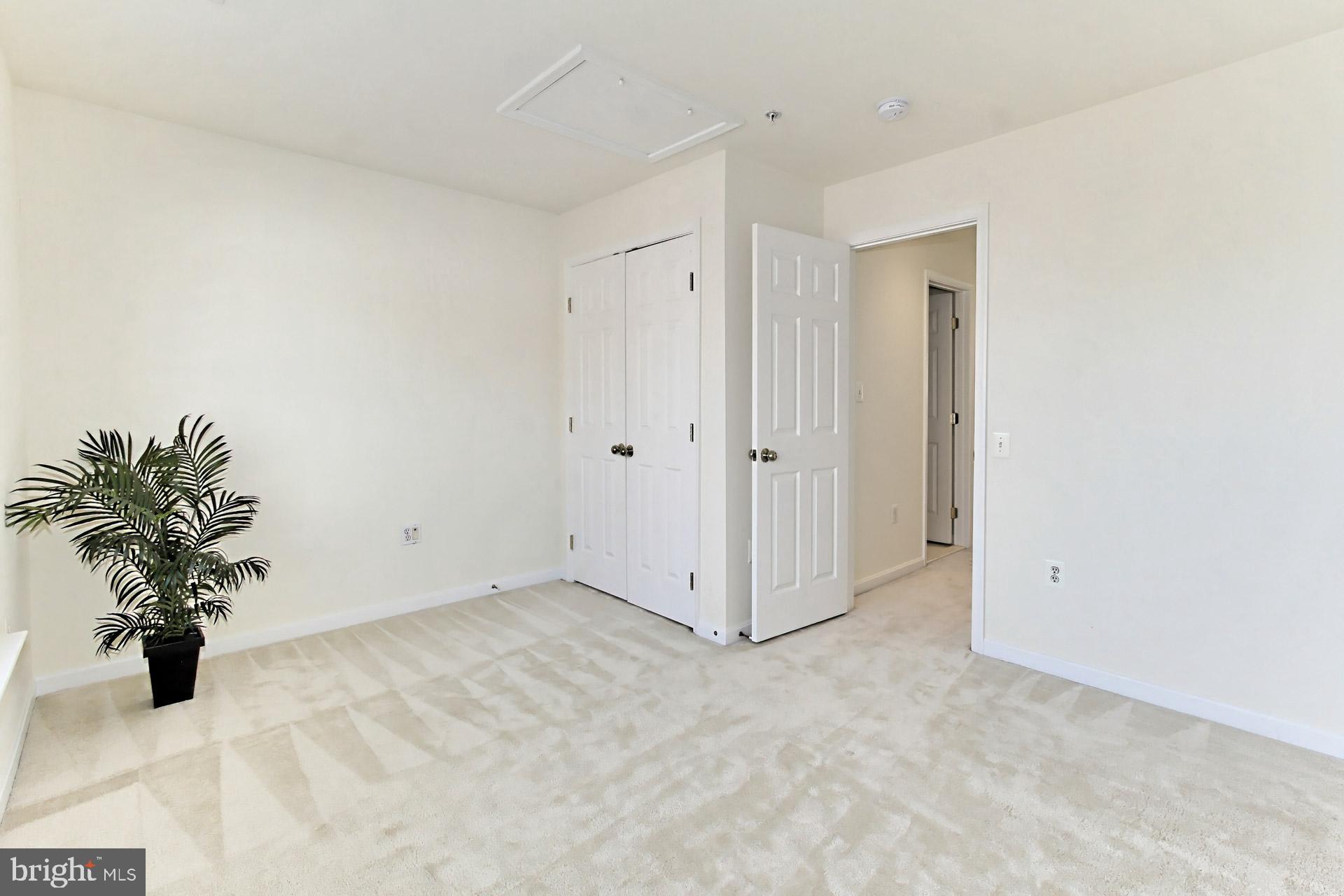CAMERON STATION - Residential