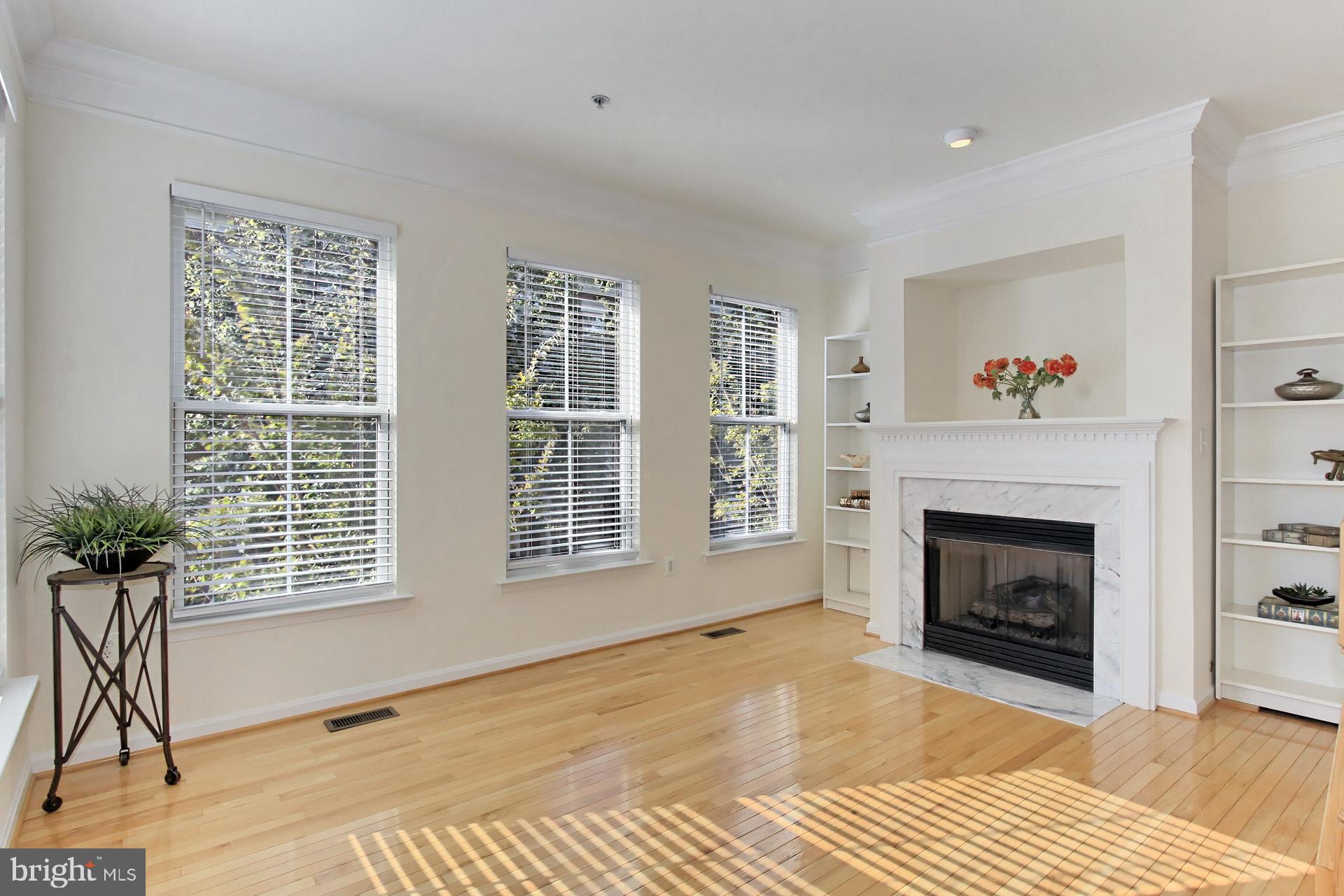 CAMERON STATION - Residential