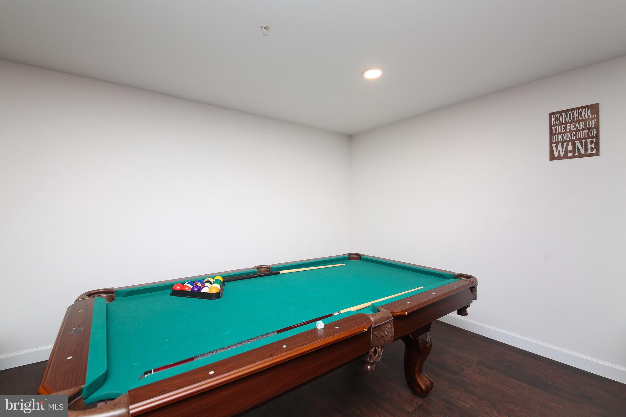 TH AT HERITAGE CNTR - Residential Lease