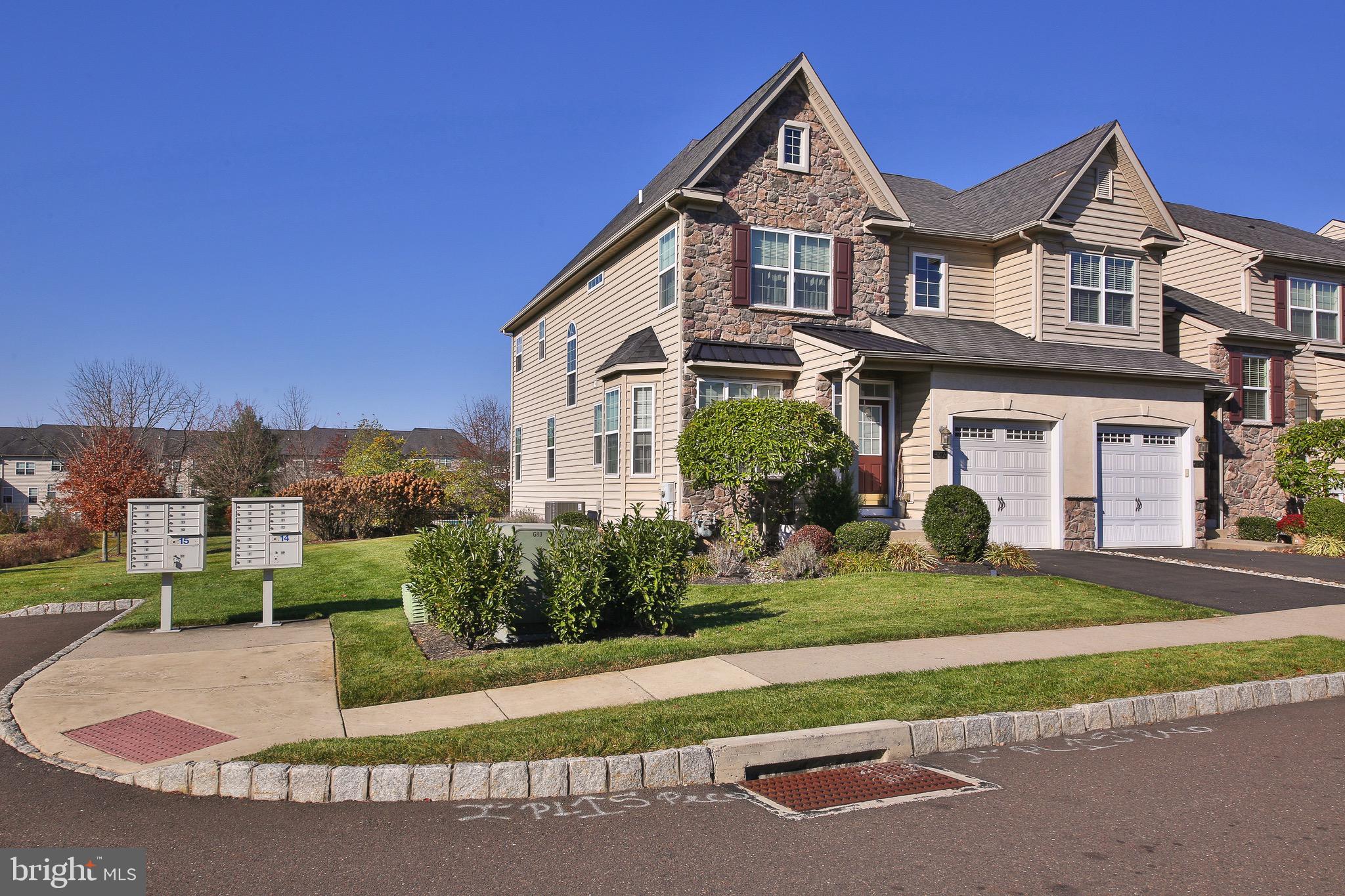 TH AT HERITAGE CNTR - Residential Lease