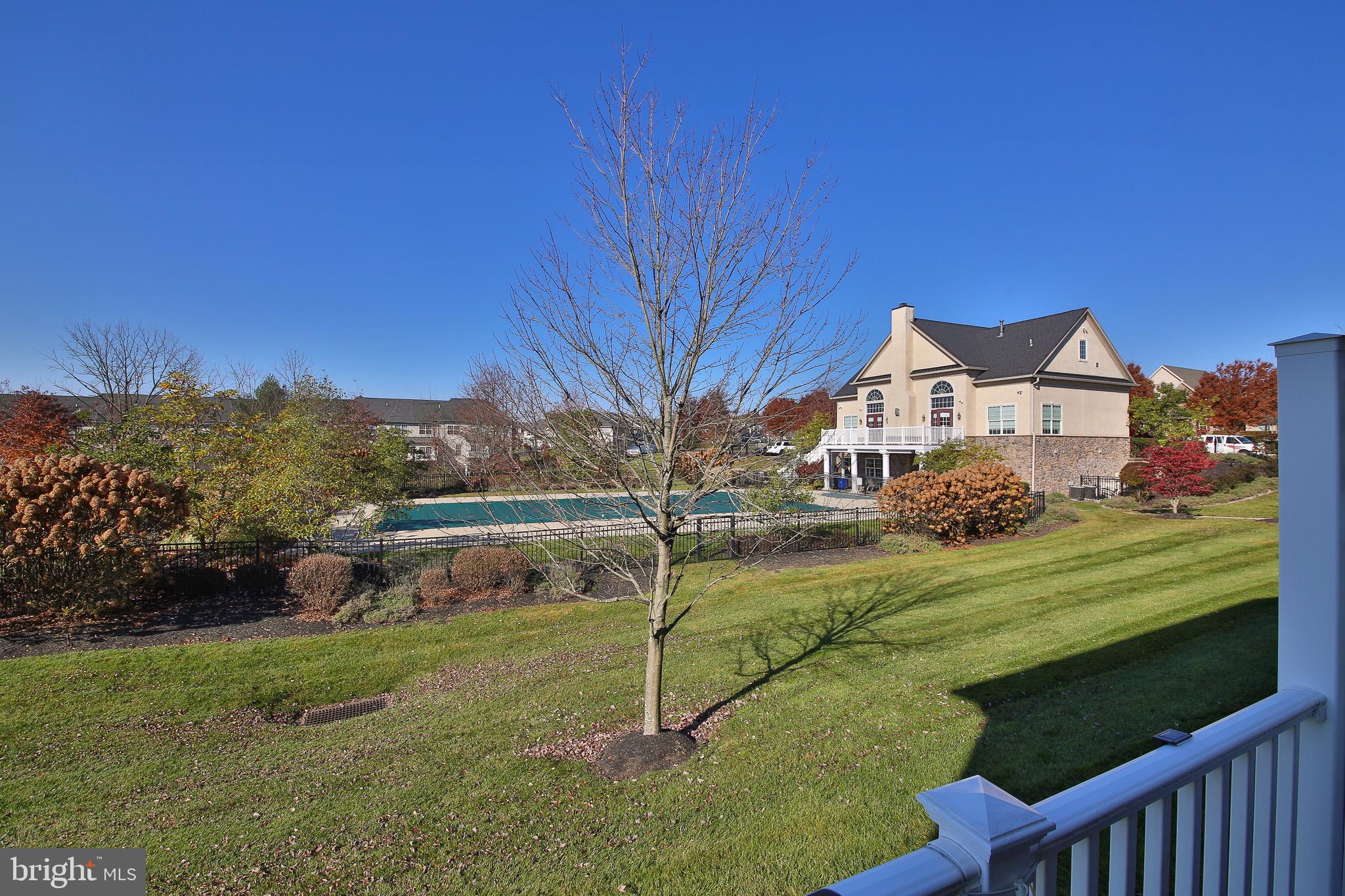 TH AT HERITAGE CNTR - Residential Lease