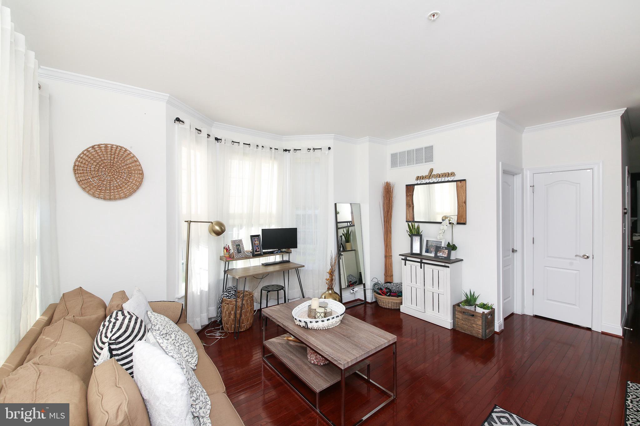 TH AT HERITAGE CNTR - Residential Lease