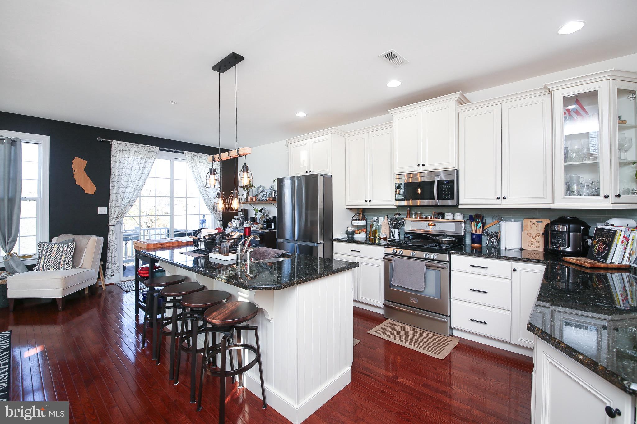 TH AT HERITAGE CNTR - Residential Lease