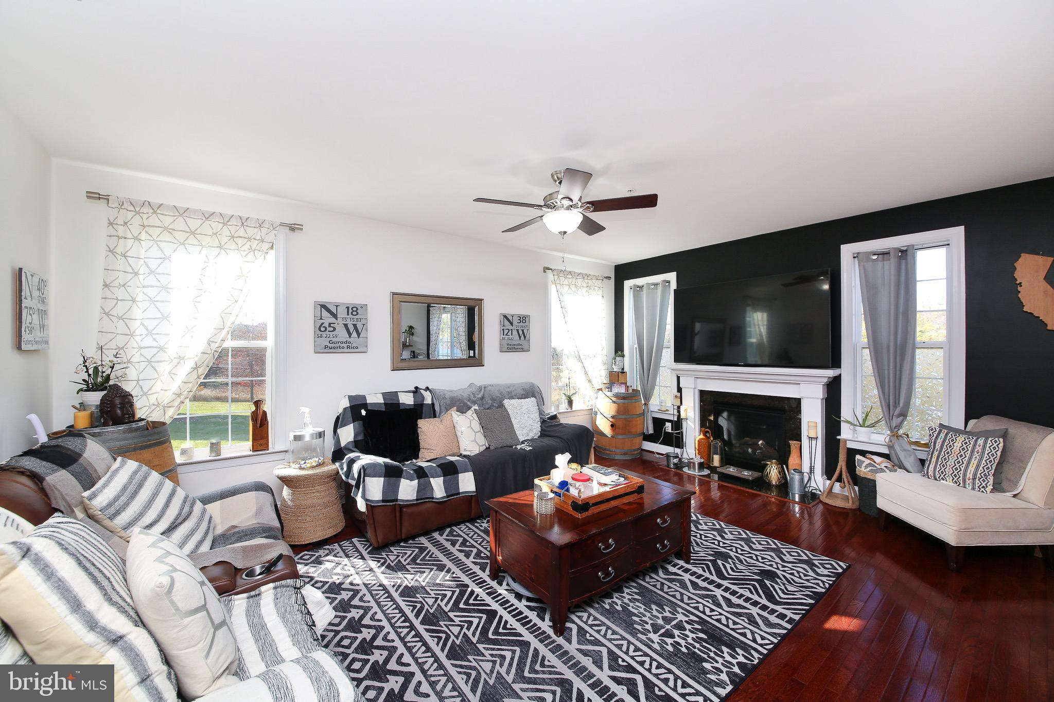 TH AT HERITAGE CNTR - Residential Lease