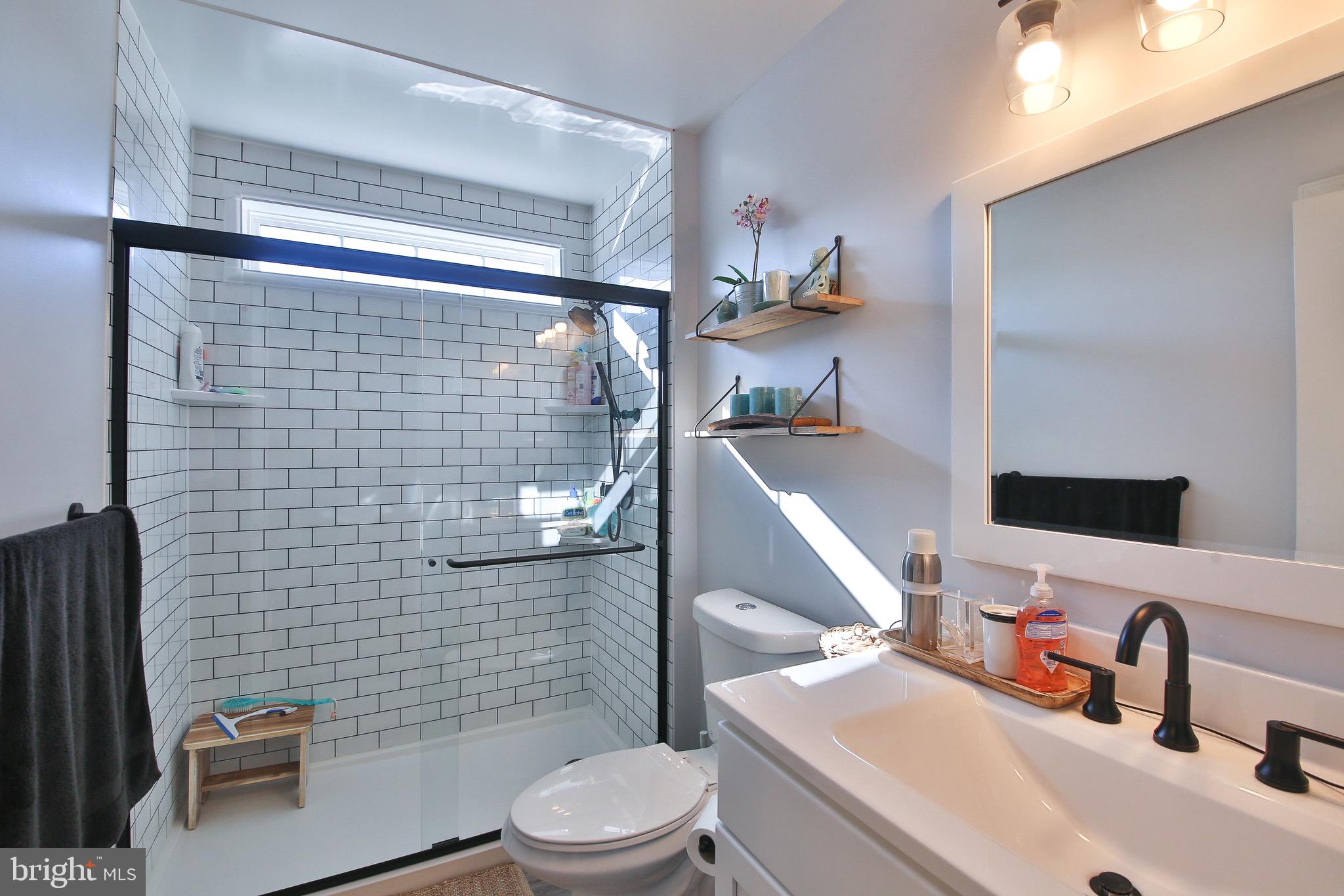 TH AT HERITAGE CNTR - Residential Lease