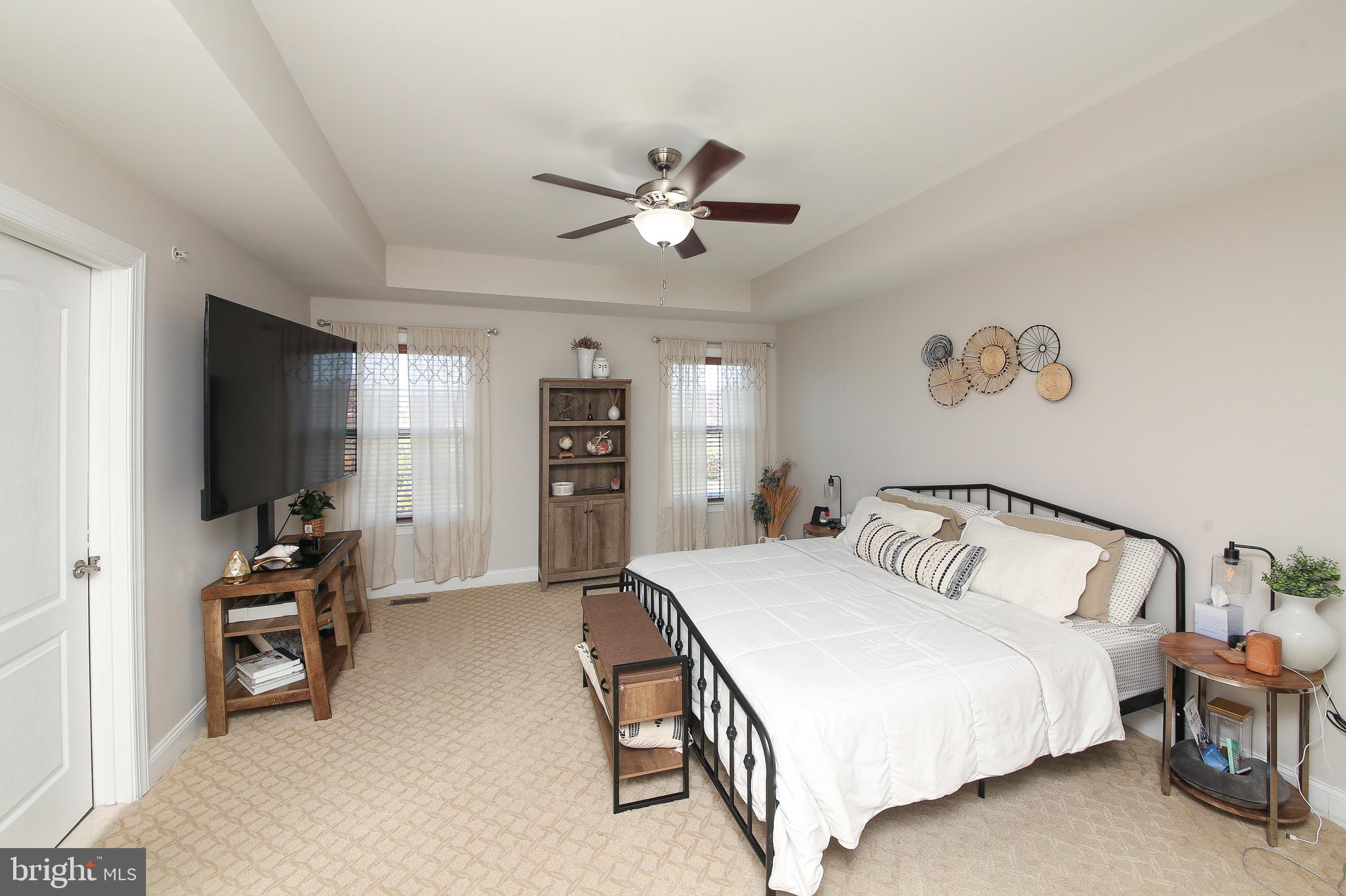 TH AT HERITAGE CNTR - Residential Lease