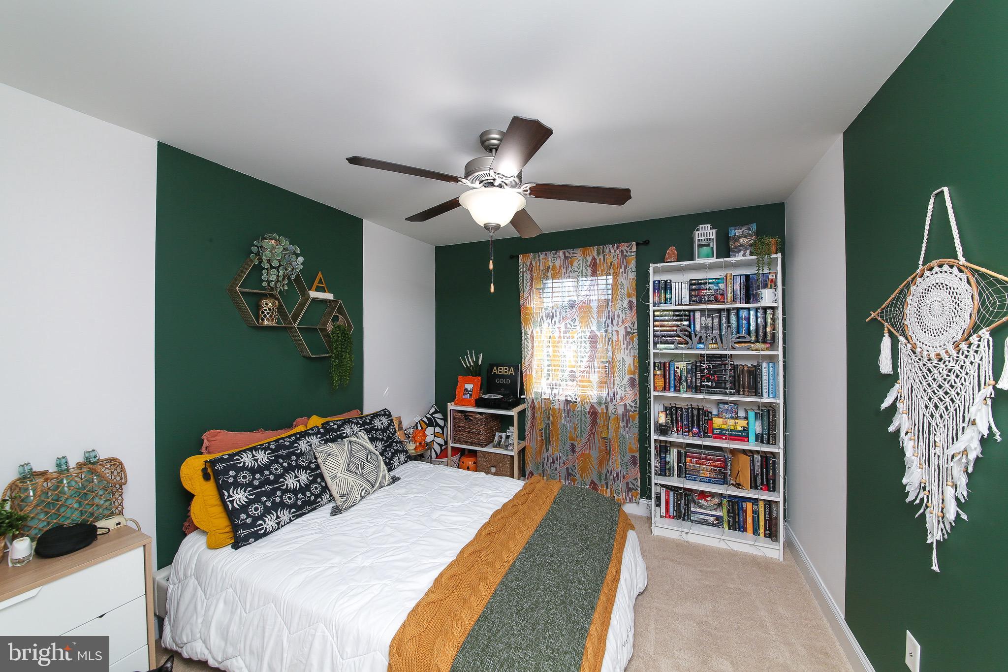 TH AT HERITAGE CNTR - Residential Lease