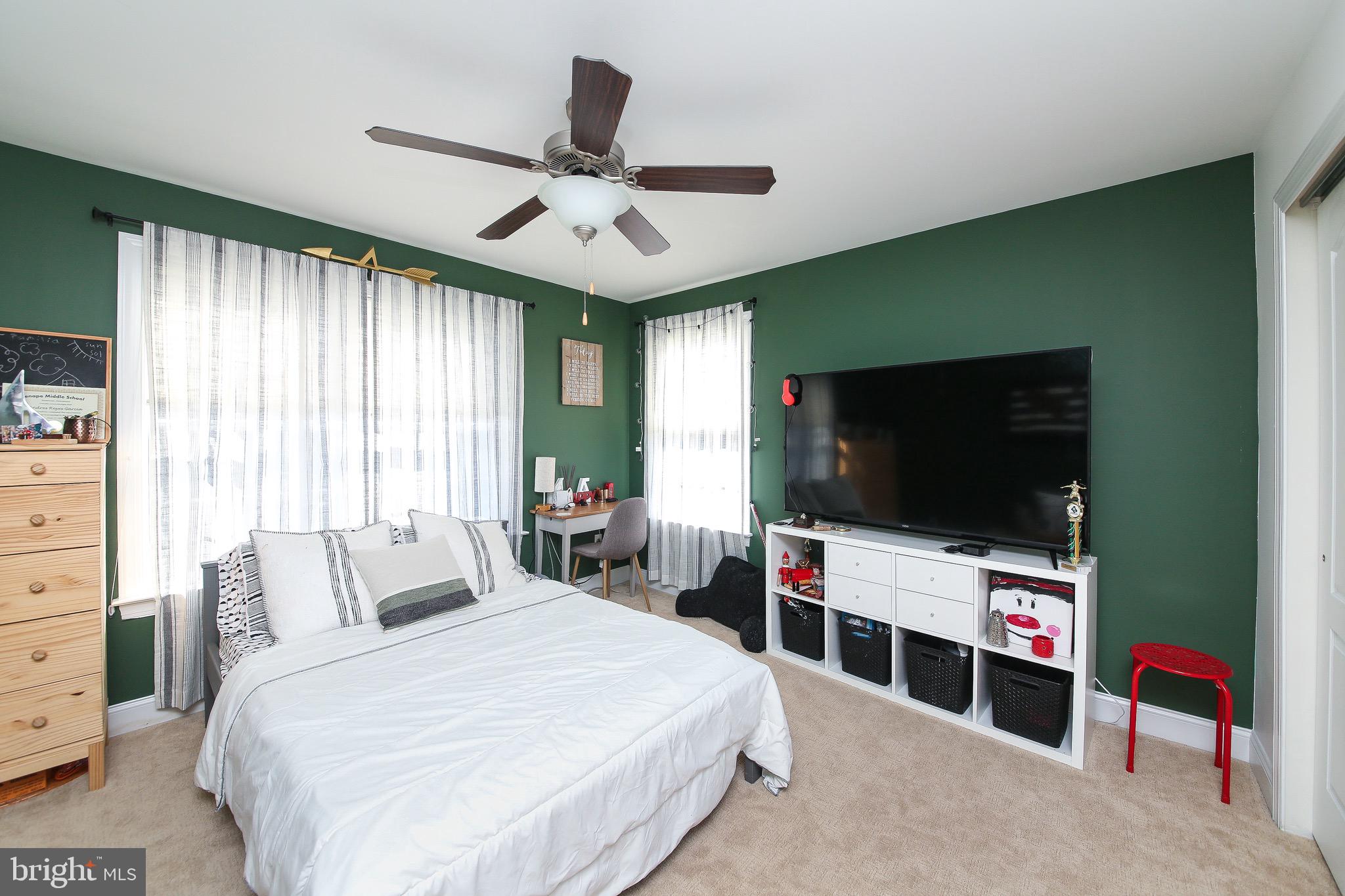 TH AT HERITAGE CNTR - Residential Lease