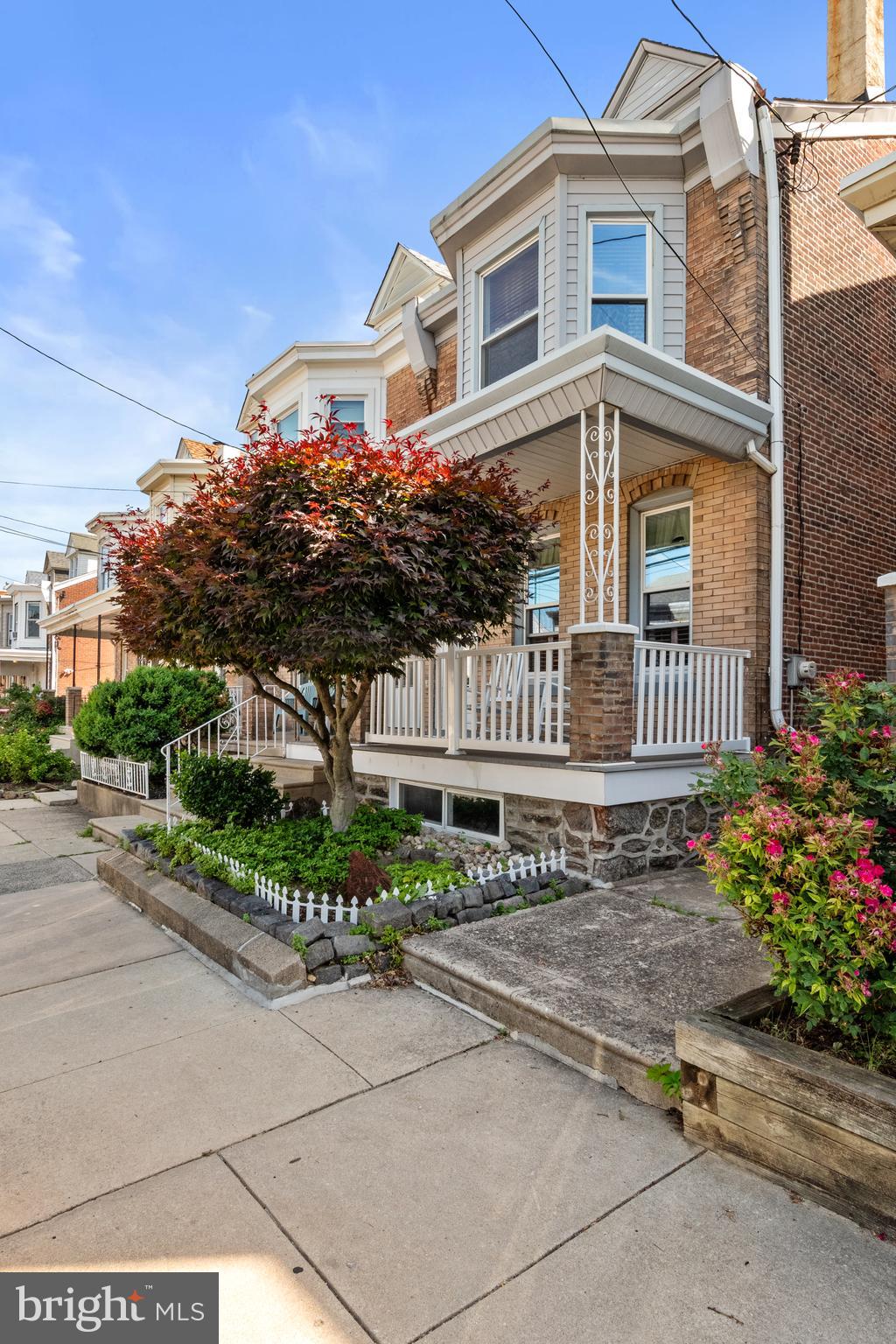 ROXBOROUGH - Residential