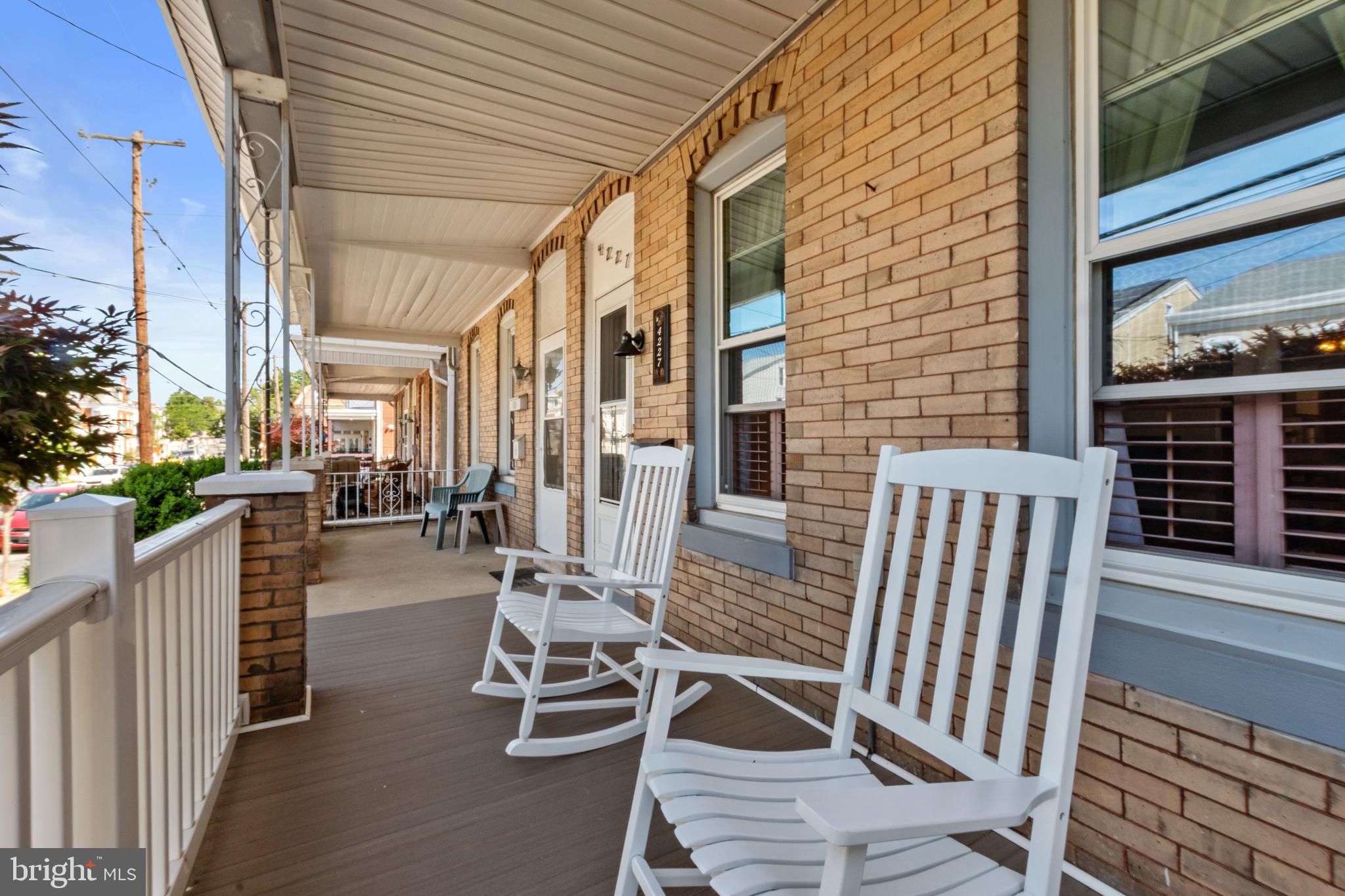 ROXBOROUGH - Residential