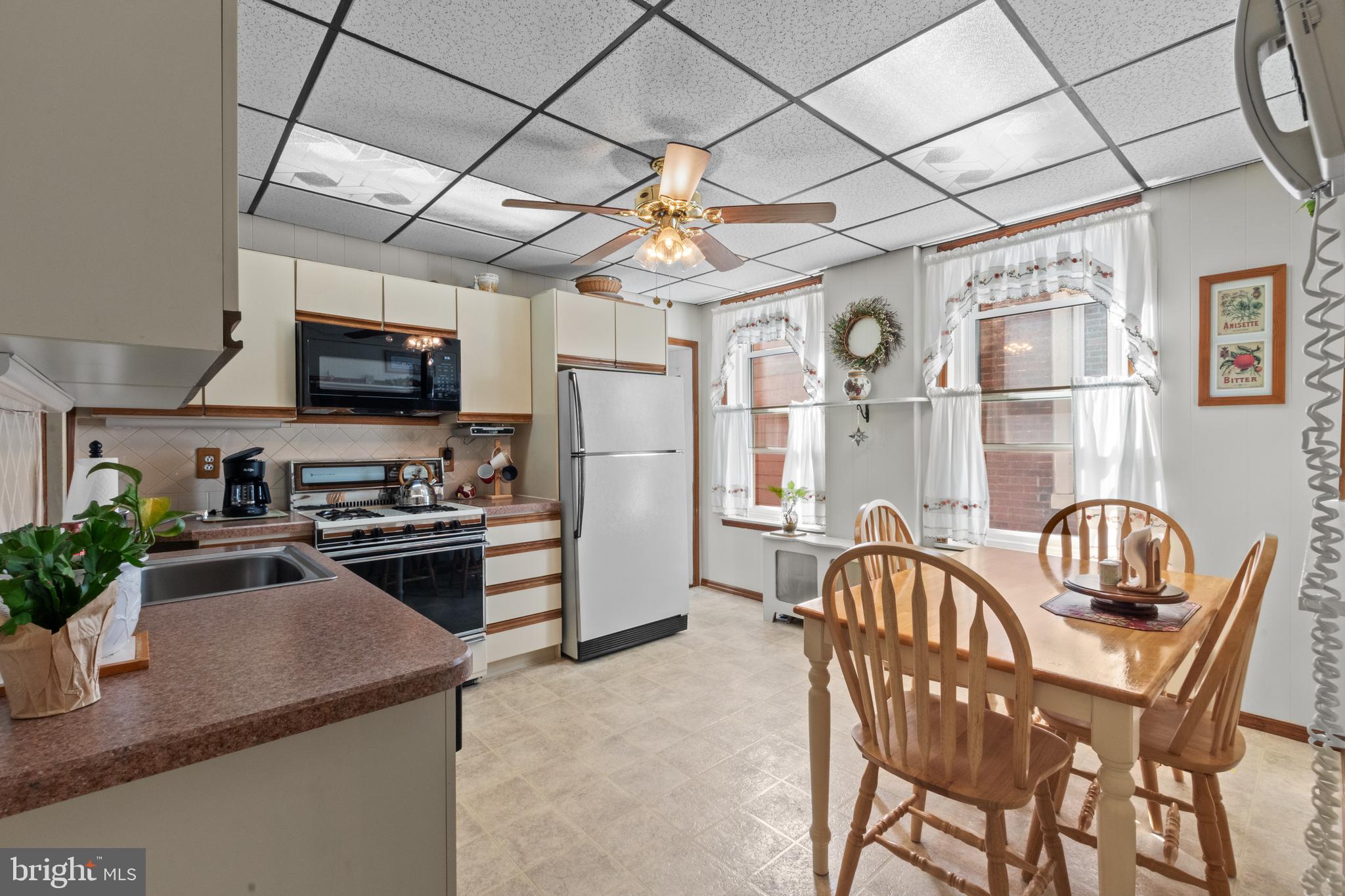 ROXBOROUGH - Residential