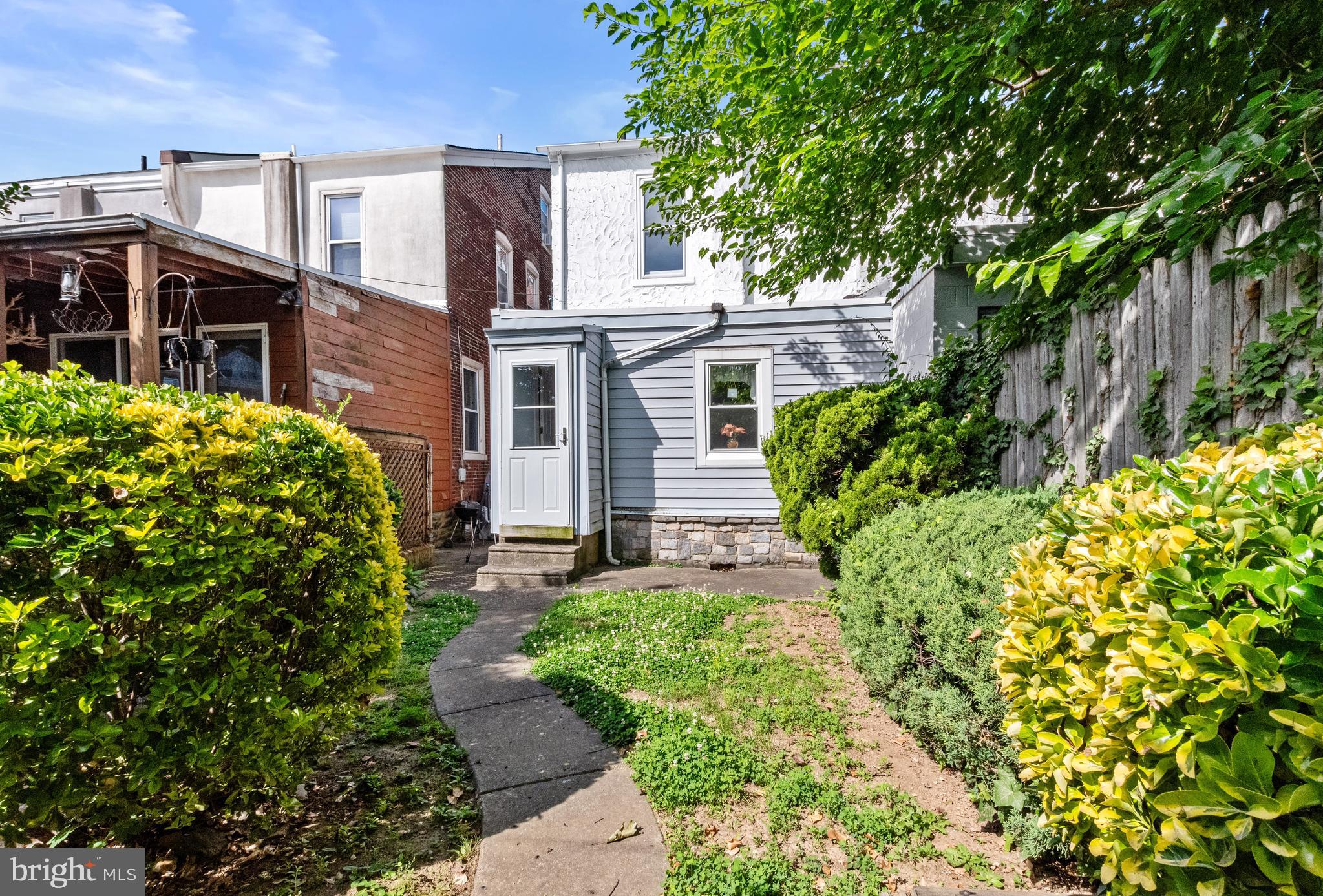 ROXBOROUGH - Residential