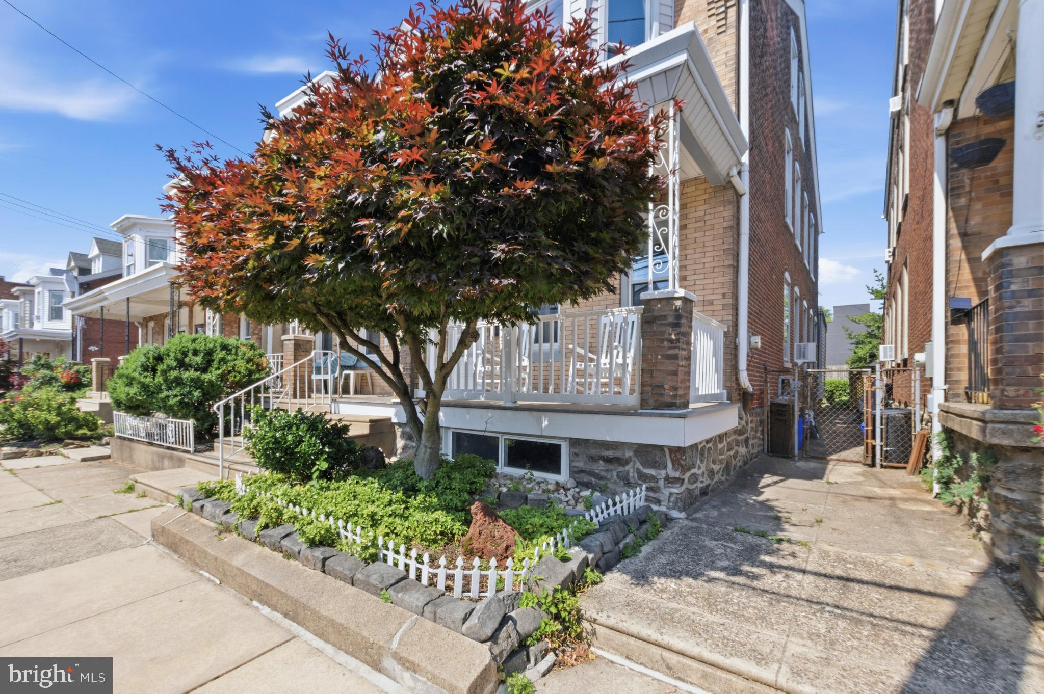 ROXBOROUGH - Residential