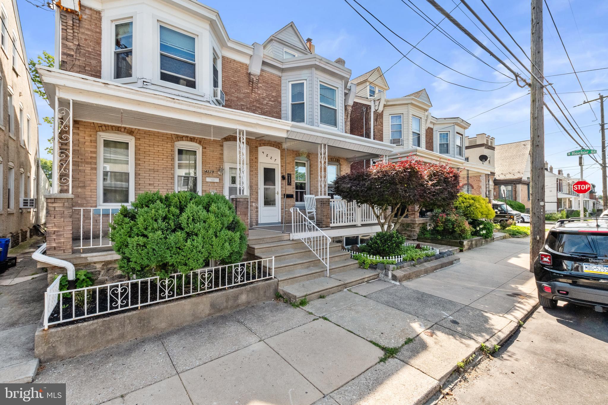 ROXBOROUGH - Residential
