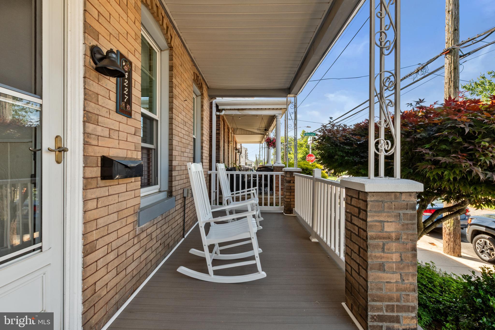 ROXBOROUGH - Residential