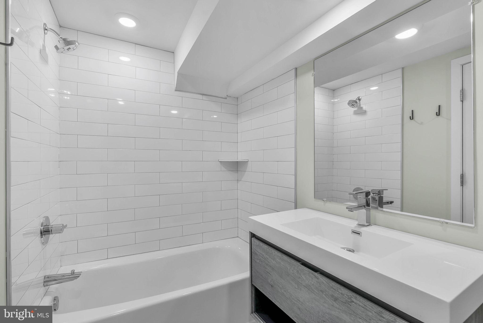 FAIRMOUNT - Residential