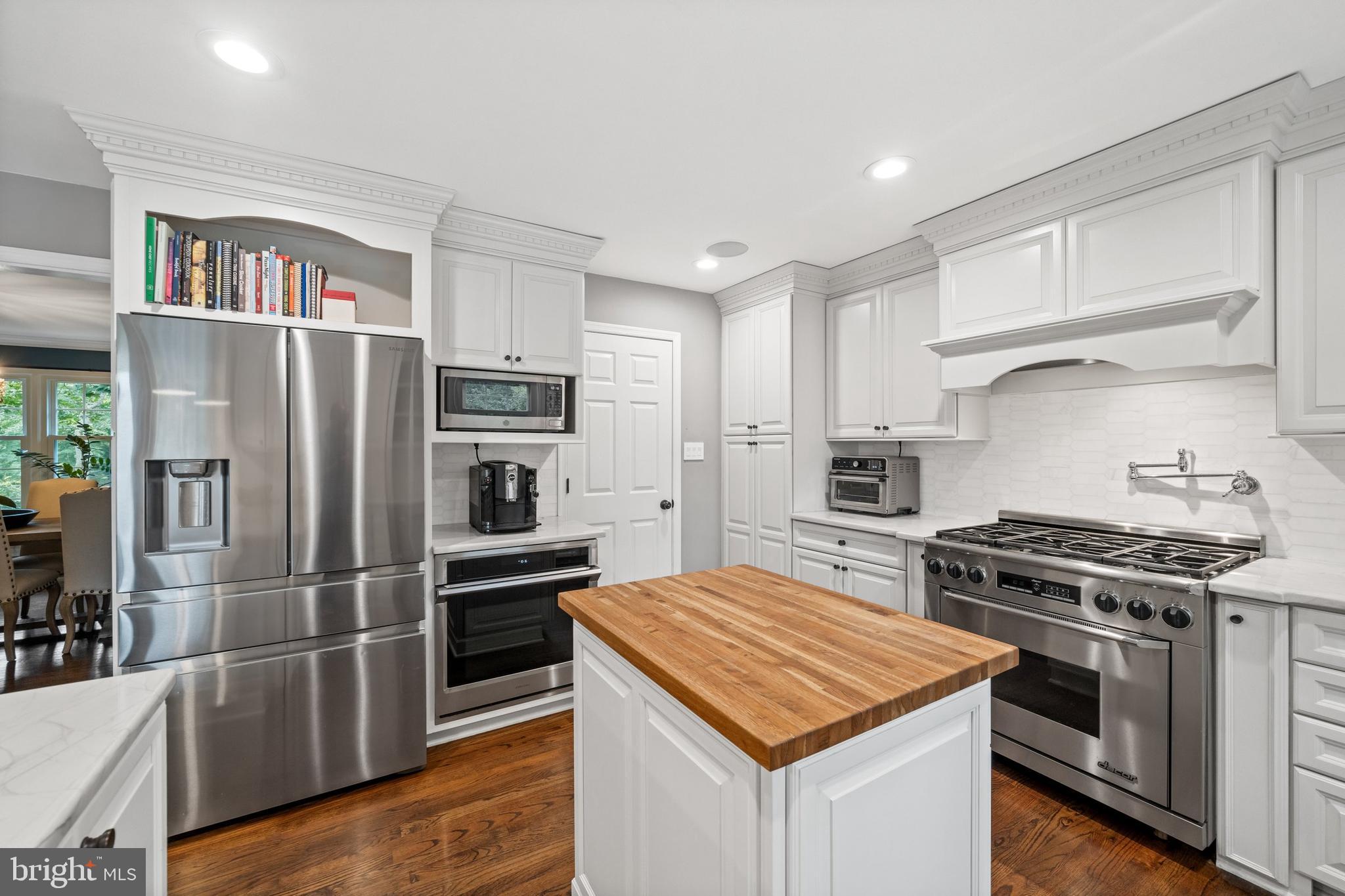 WOODSIDE - Residential