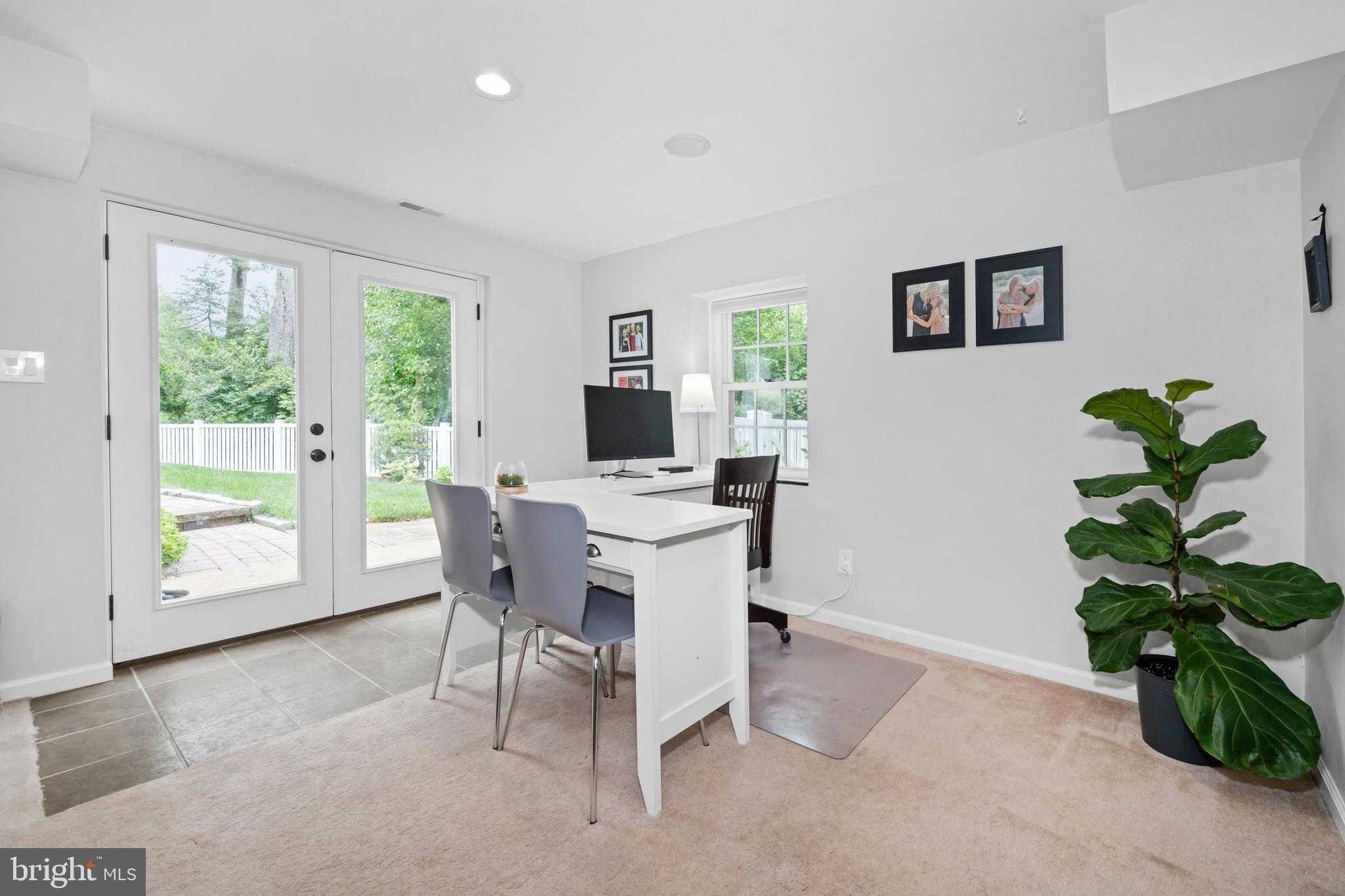 WOODSIDE - Residential