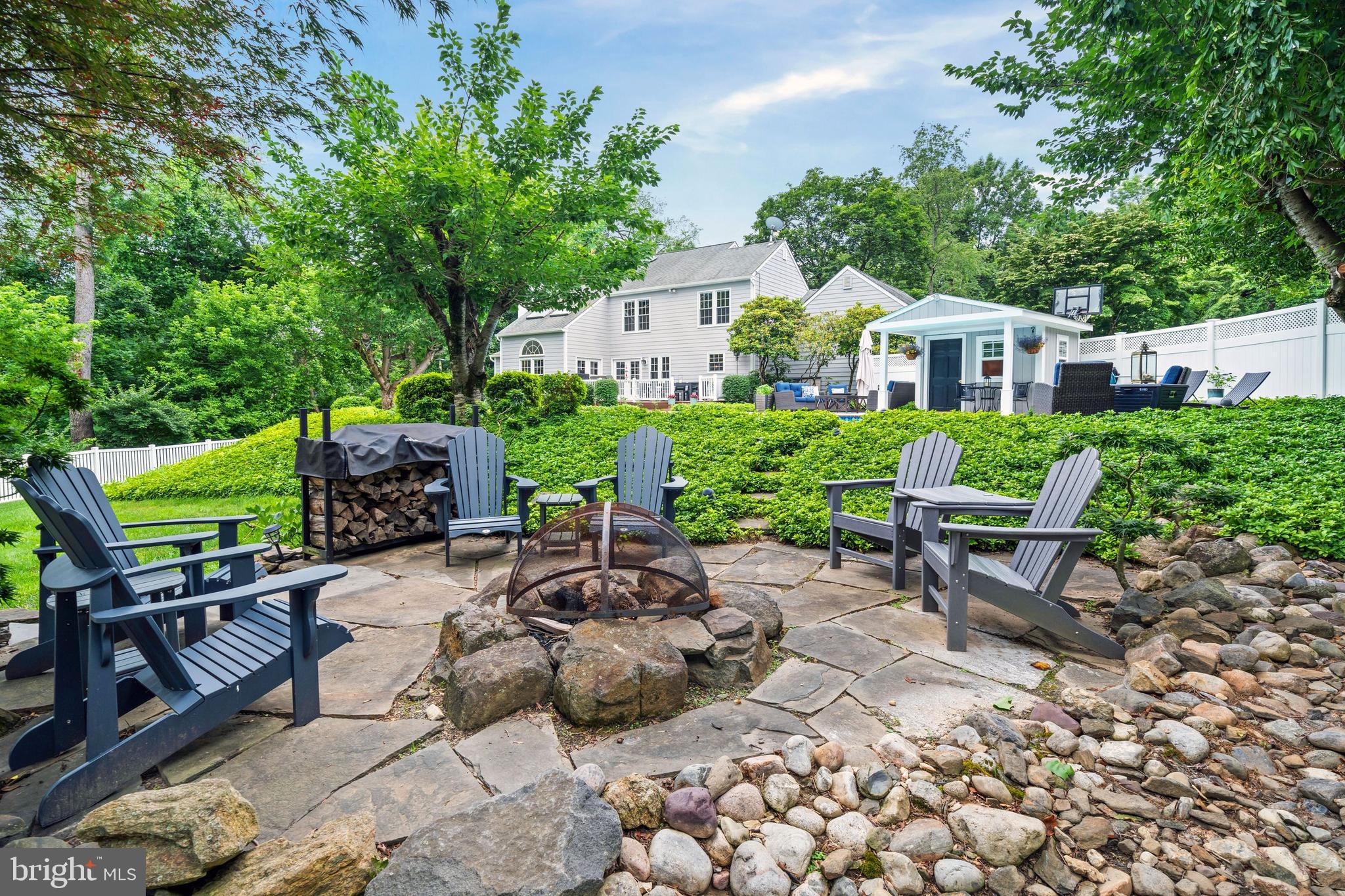 WOODSIDE - Residential