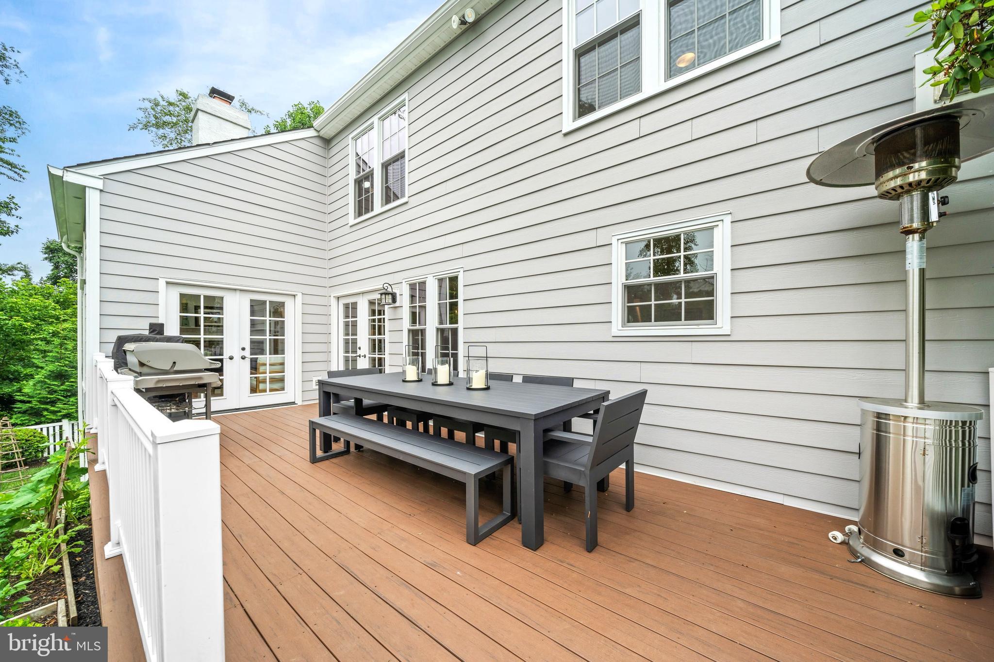 WOODSIDE - Residential