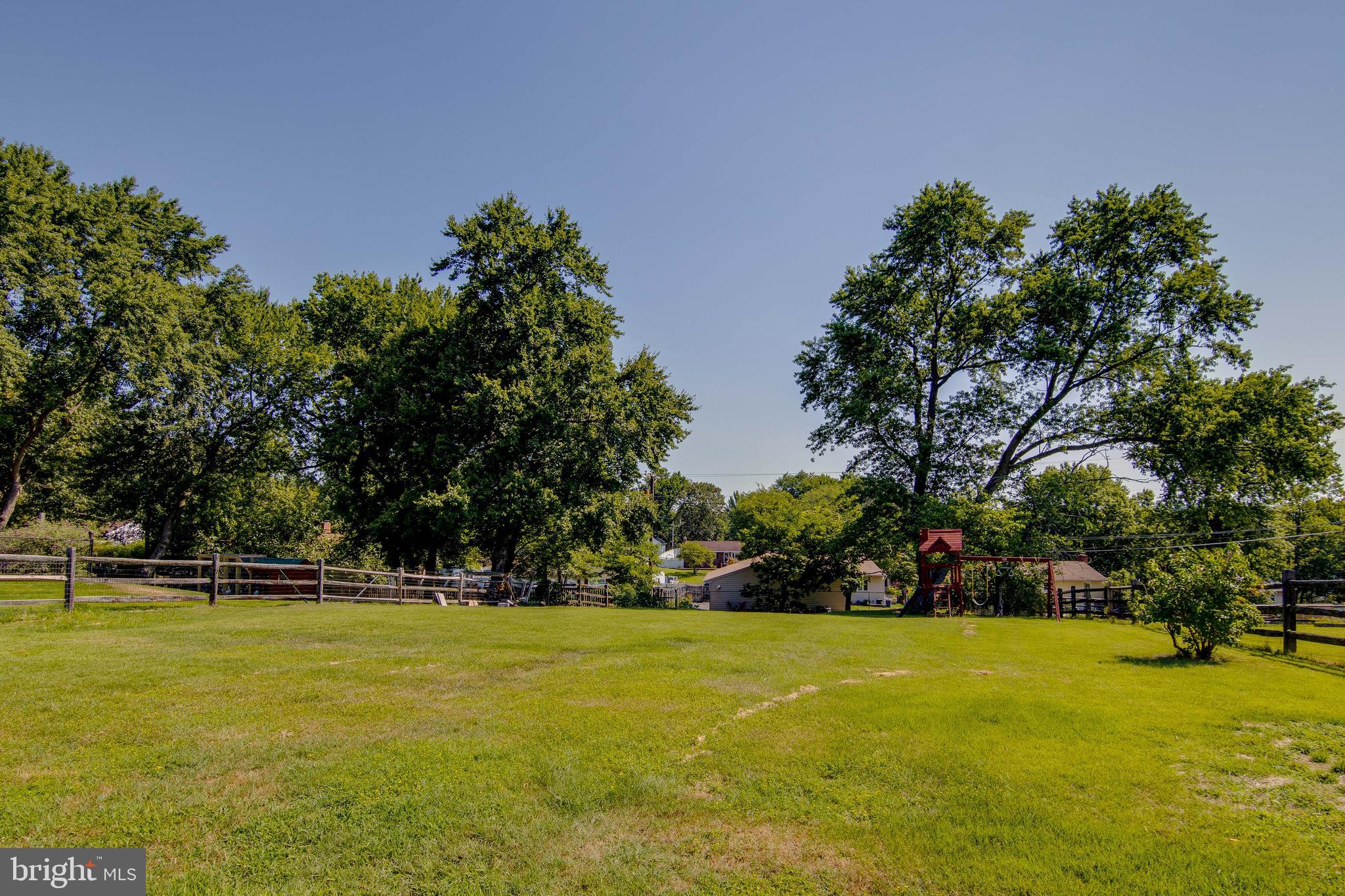 HUNT CLUB ESTATES - Residential