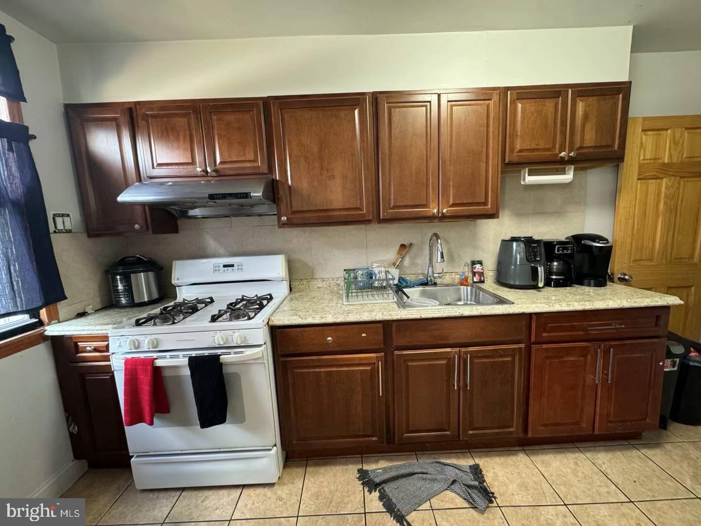 PHILADELPHIA (NORTHEAST) - Residential