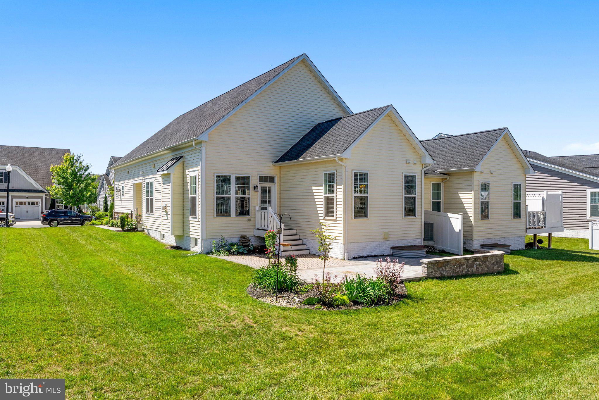 TWO RIVERS - Residential