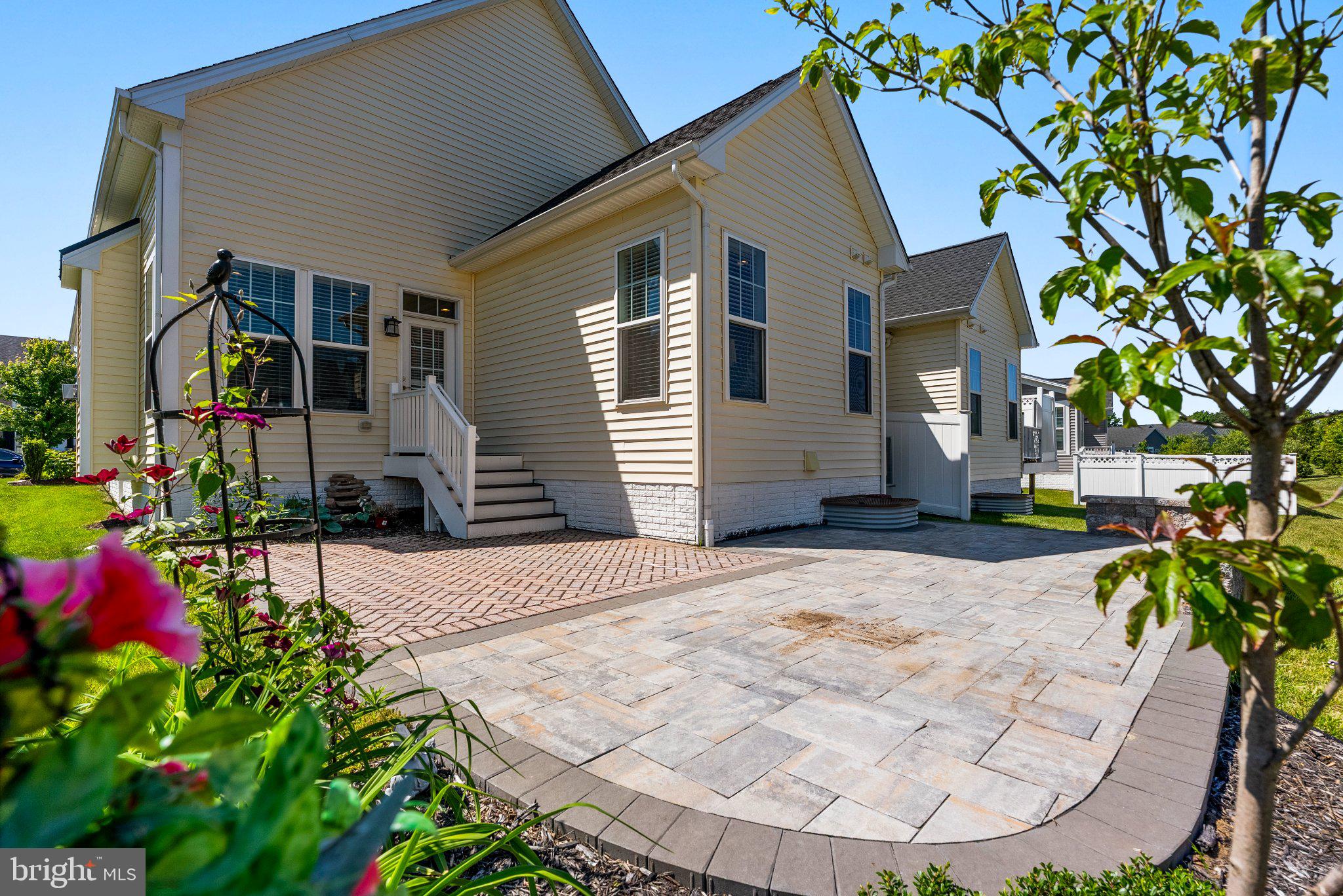 TWO RIVERS - Residential