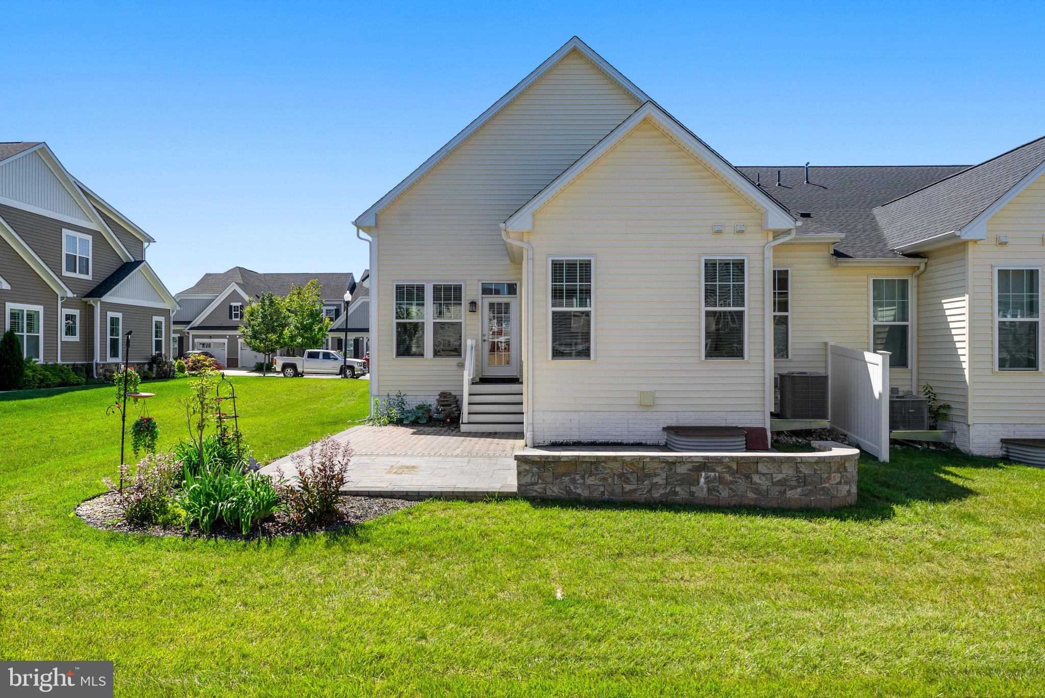 TWO RIVERS - Residential