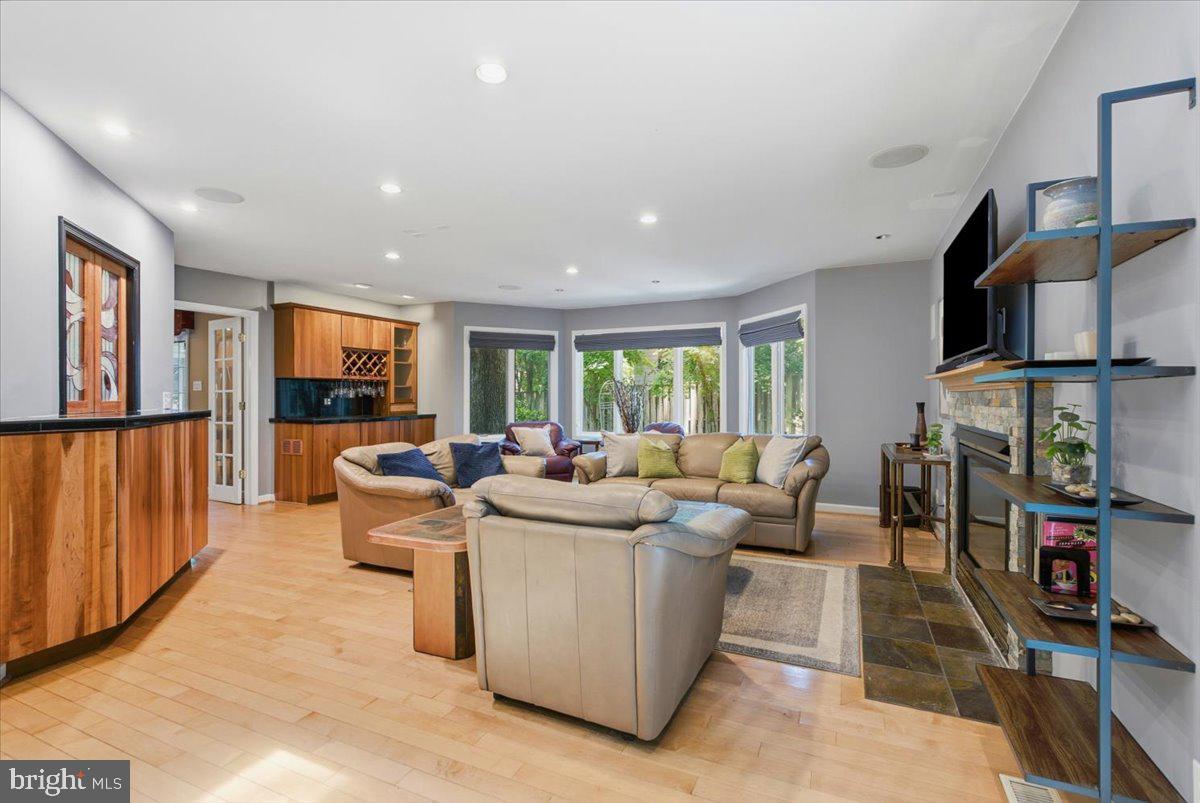HOMEWOOD - Residential