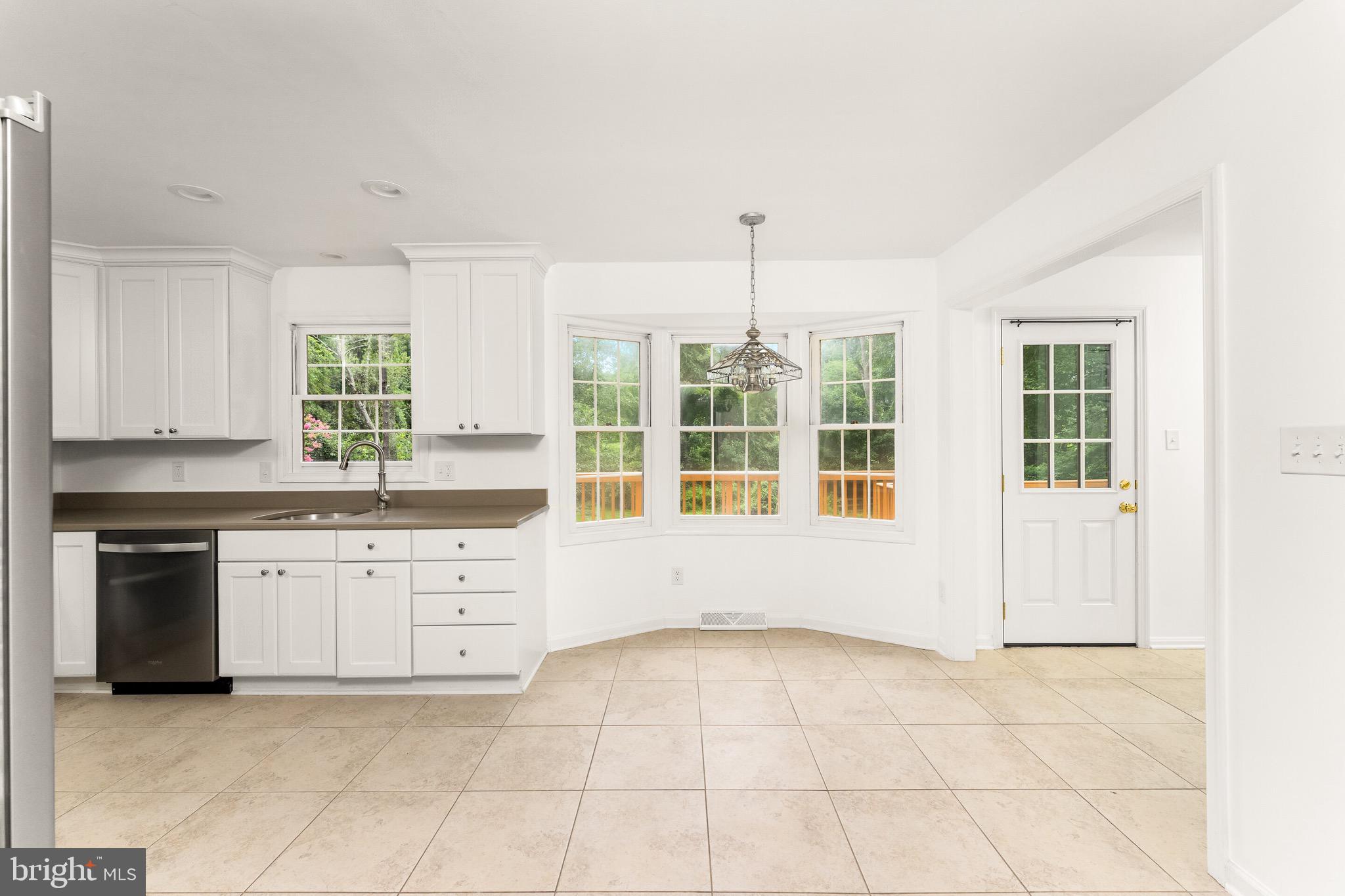 FOX HERITAGE - Residential Lease