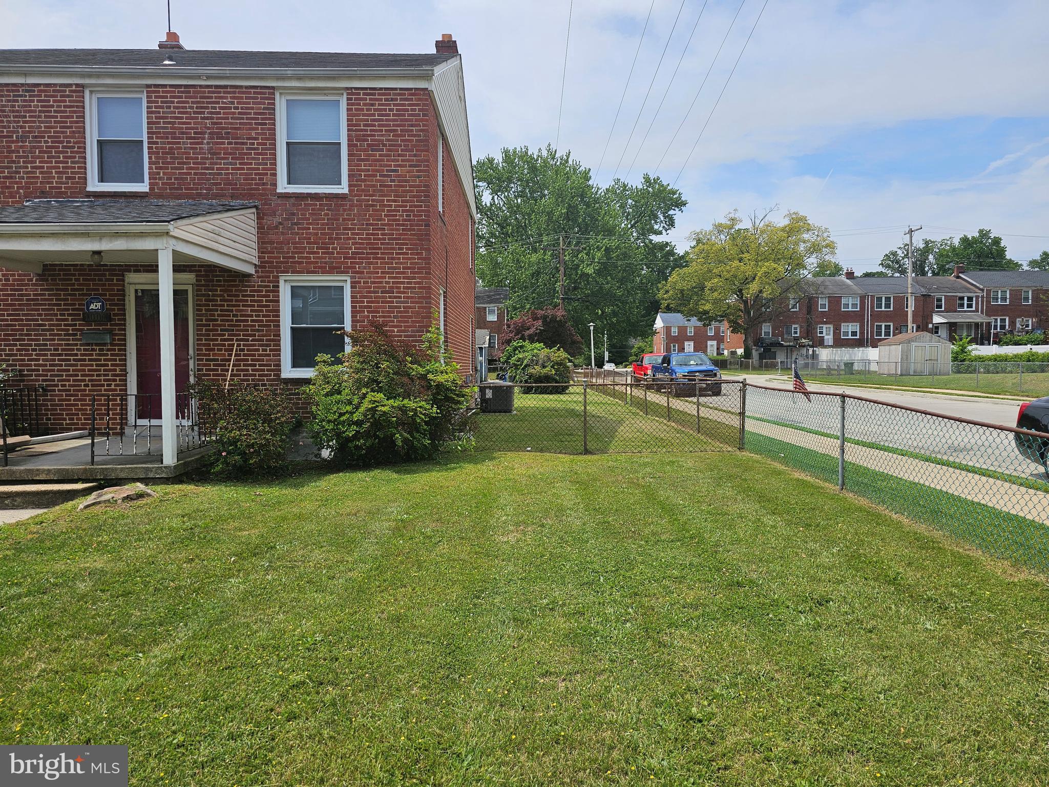 CHINQUAPIN PARK - Residential